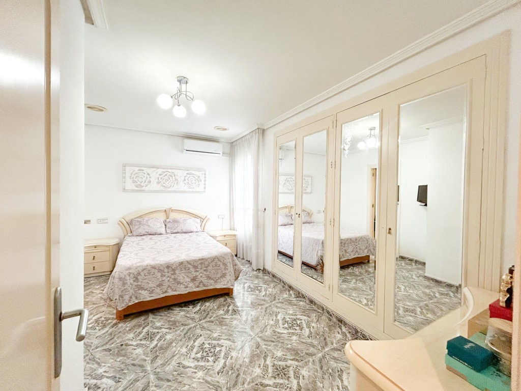Piso de 3 dormitorios en Alicante – Foto 6