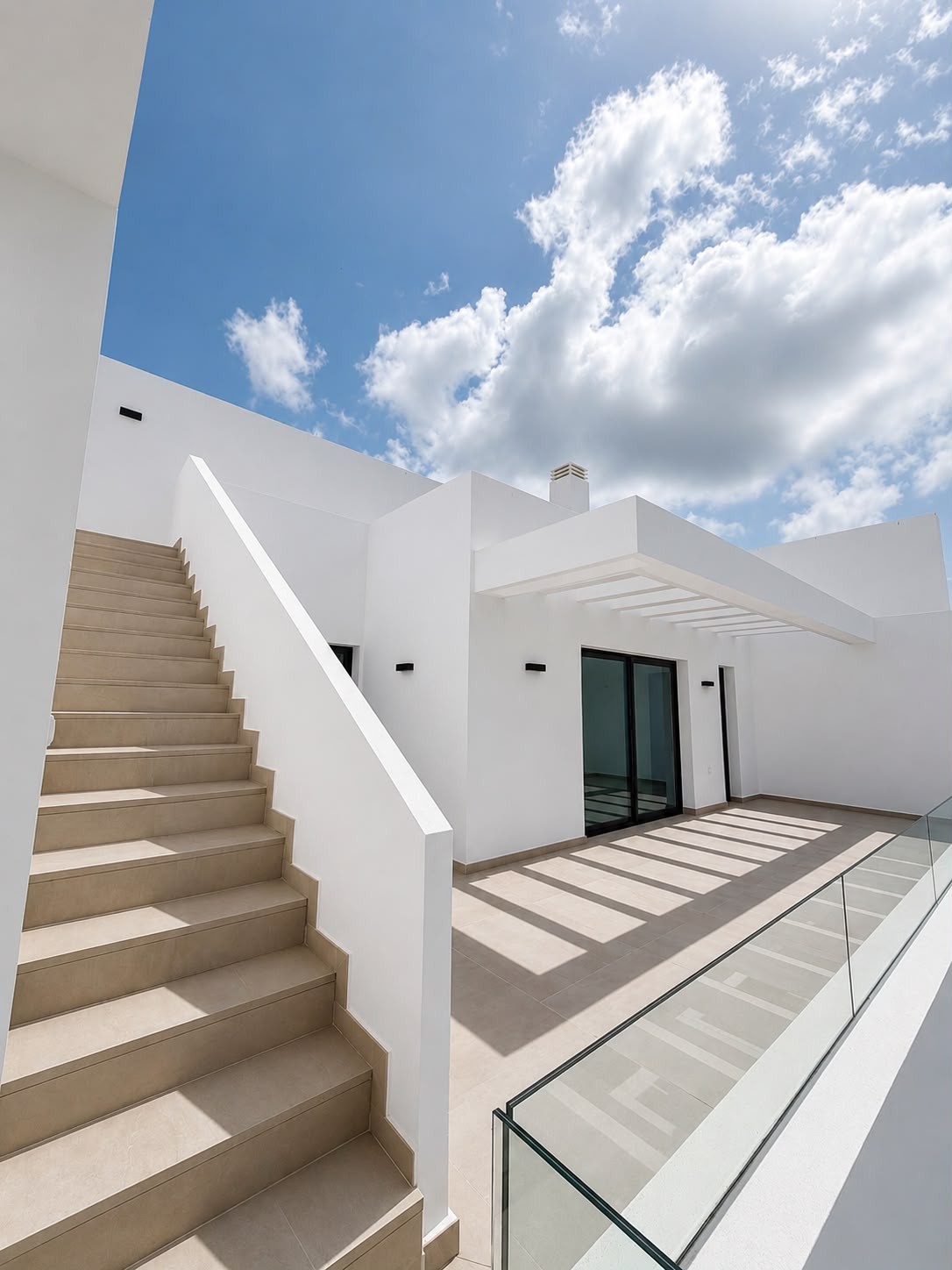 3 Bedroom Penthouse in Estepona - Photo 2