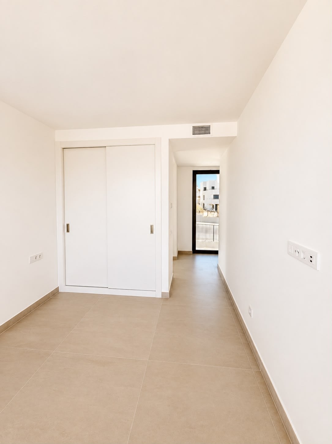2 Bedroom Penthouse in Estepona - Photo 14