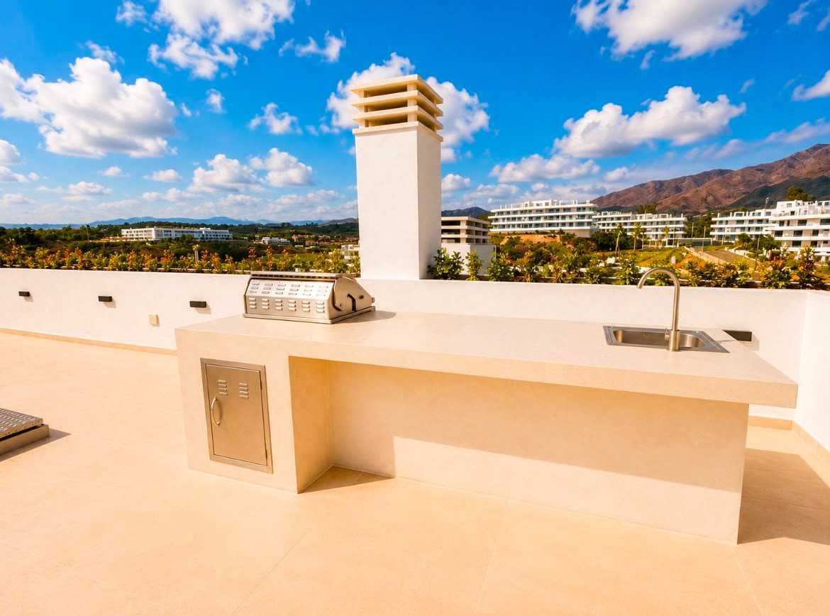 2 Bedroom Penthouse in Estepona - Photo 3