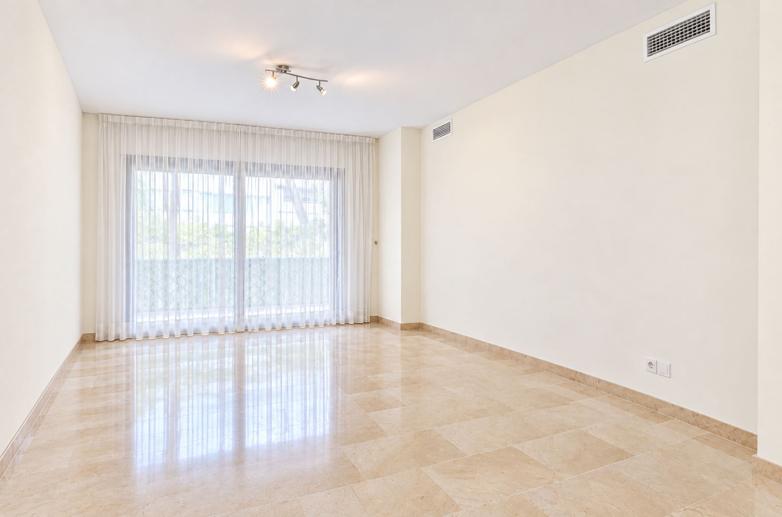 2 Bedroom Apartment in Marbella - Foto 4
