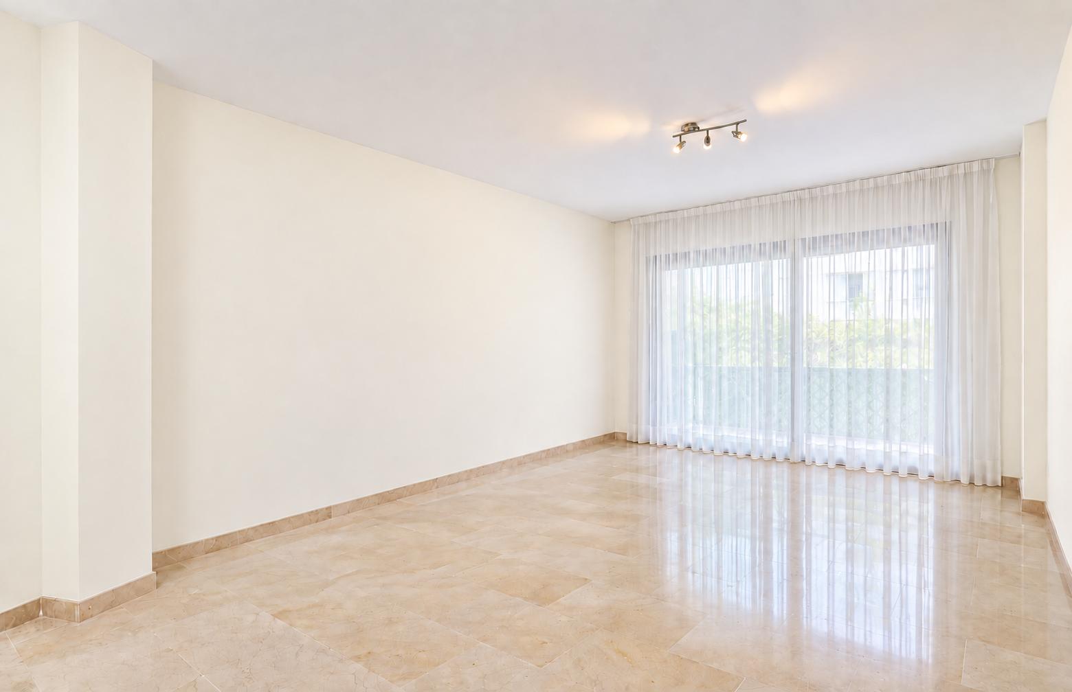 2 Bedroom Apartment in Marbella - Foto 2