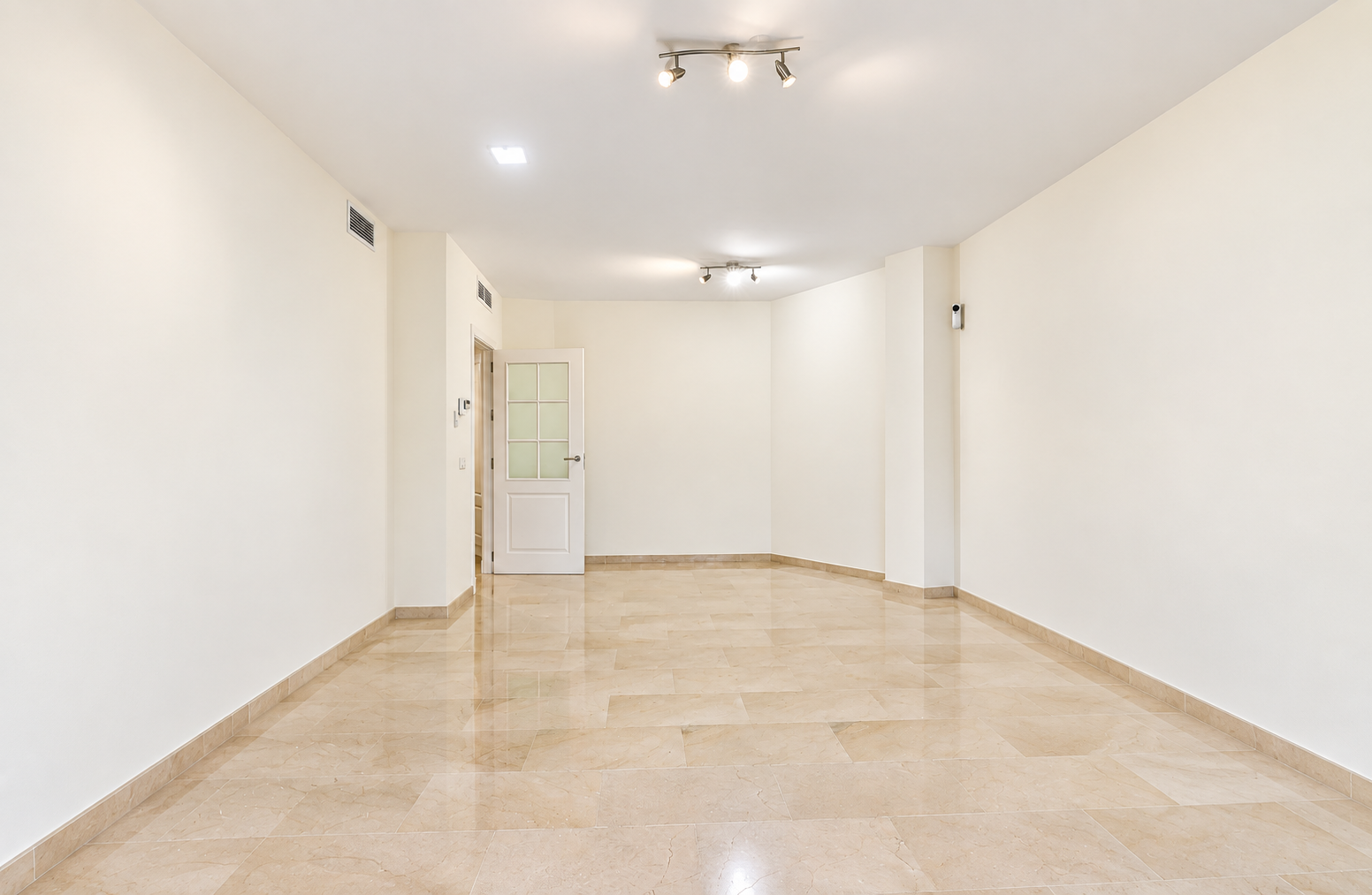 2 Bedroom Apartment in Marbella - Foto 3