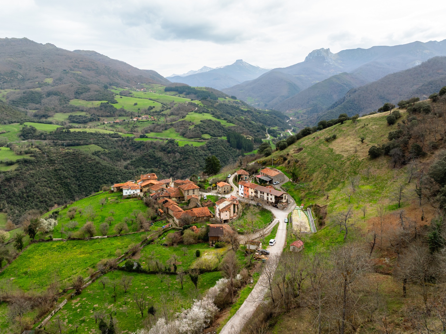 Bedrijfsruimte in Cantabria, Spanje – Foto 8