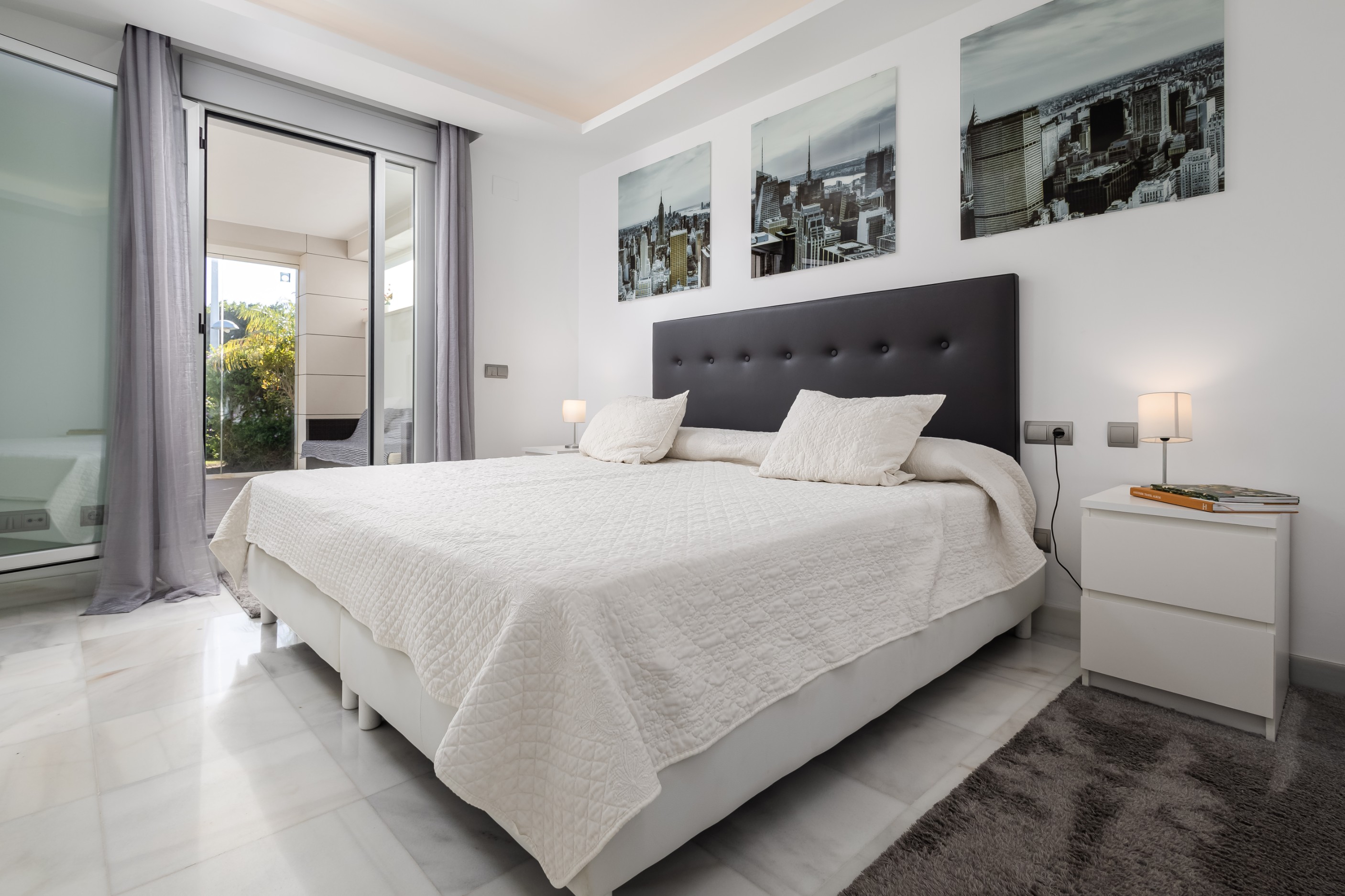 2 Bedroom Apartment in Marbella - Photo 19