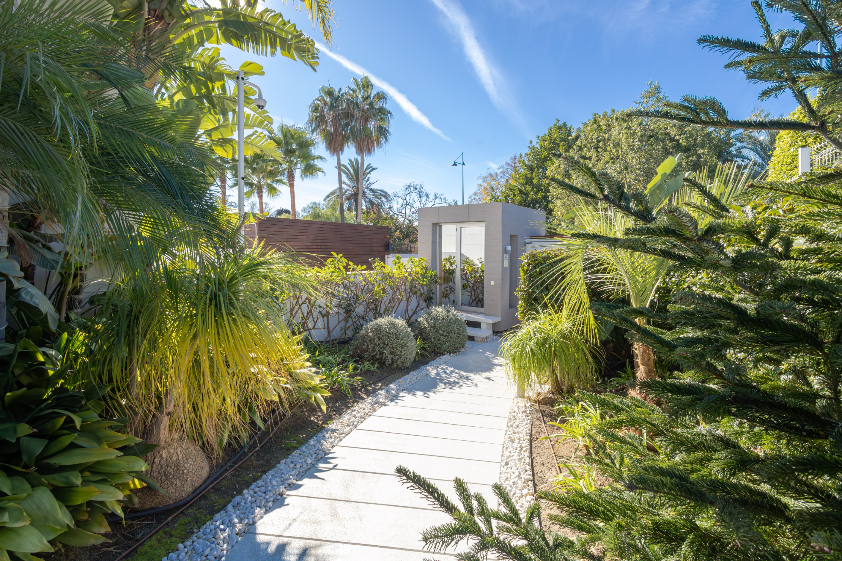 2 Bedroom Apartment in Marbella - Photo 9