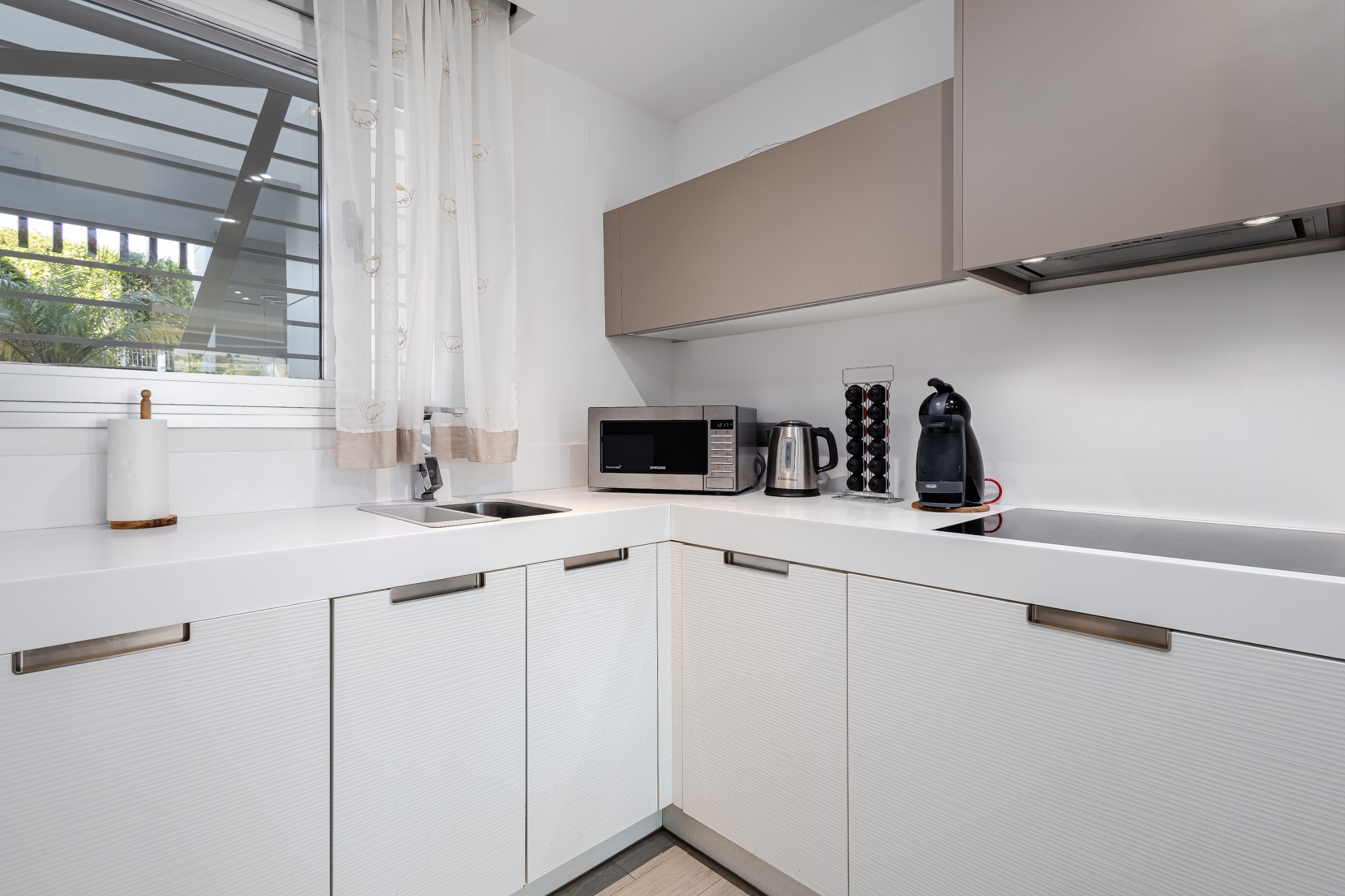 2 Bedroom Apartment in Marbella - Photo 10