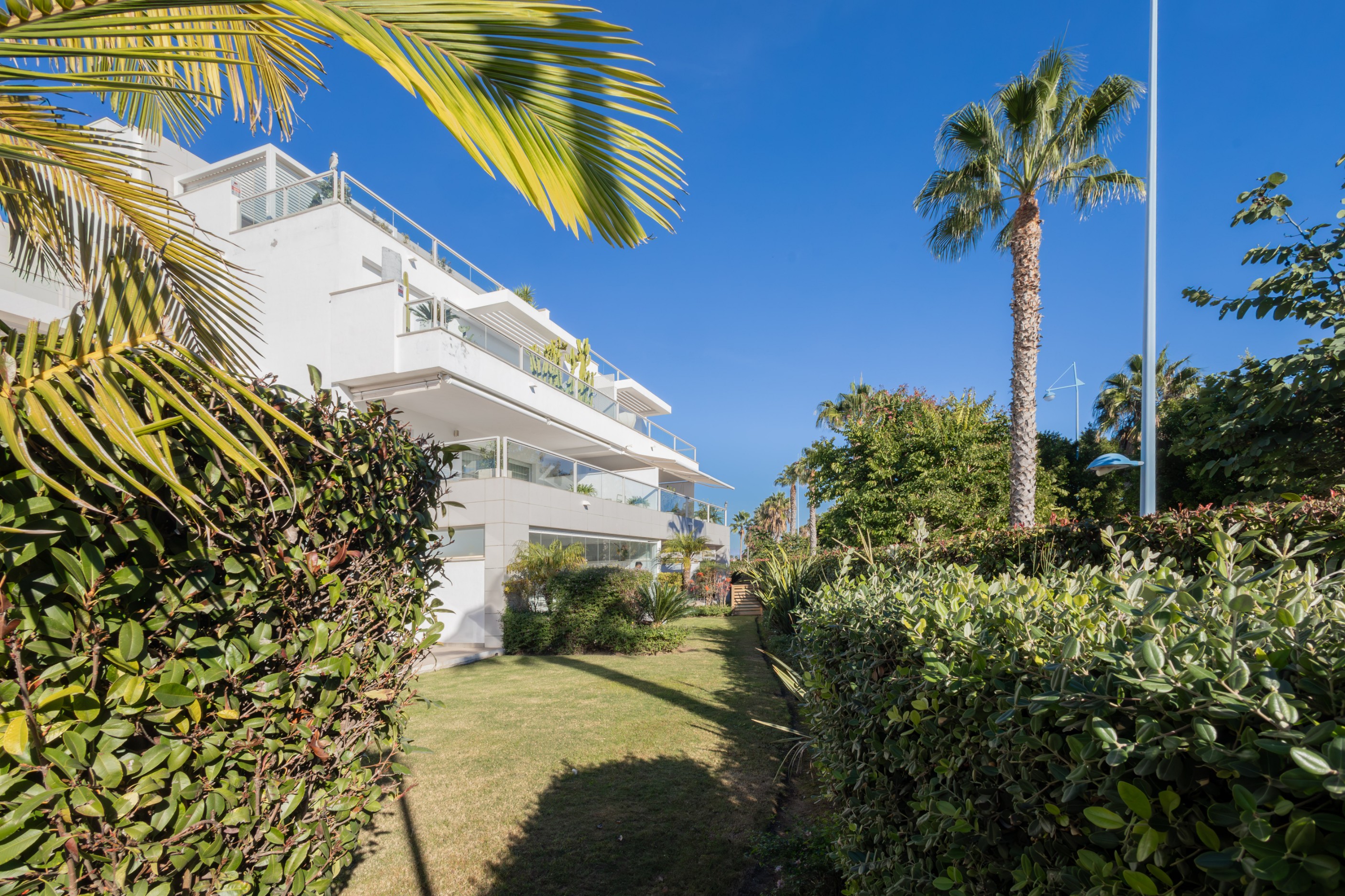 2 Bedroom Apartment in Marbella - Photo 13