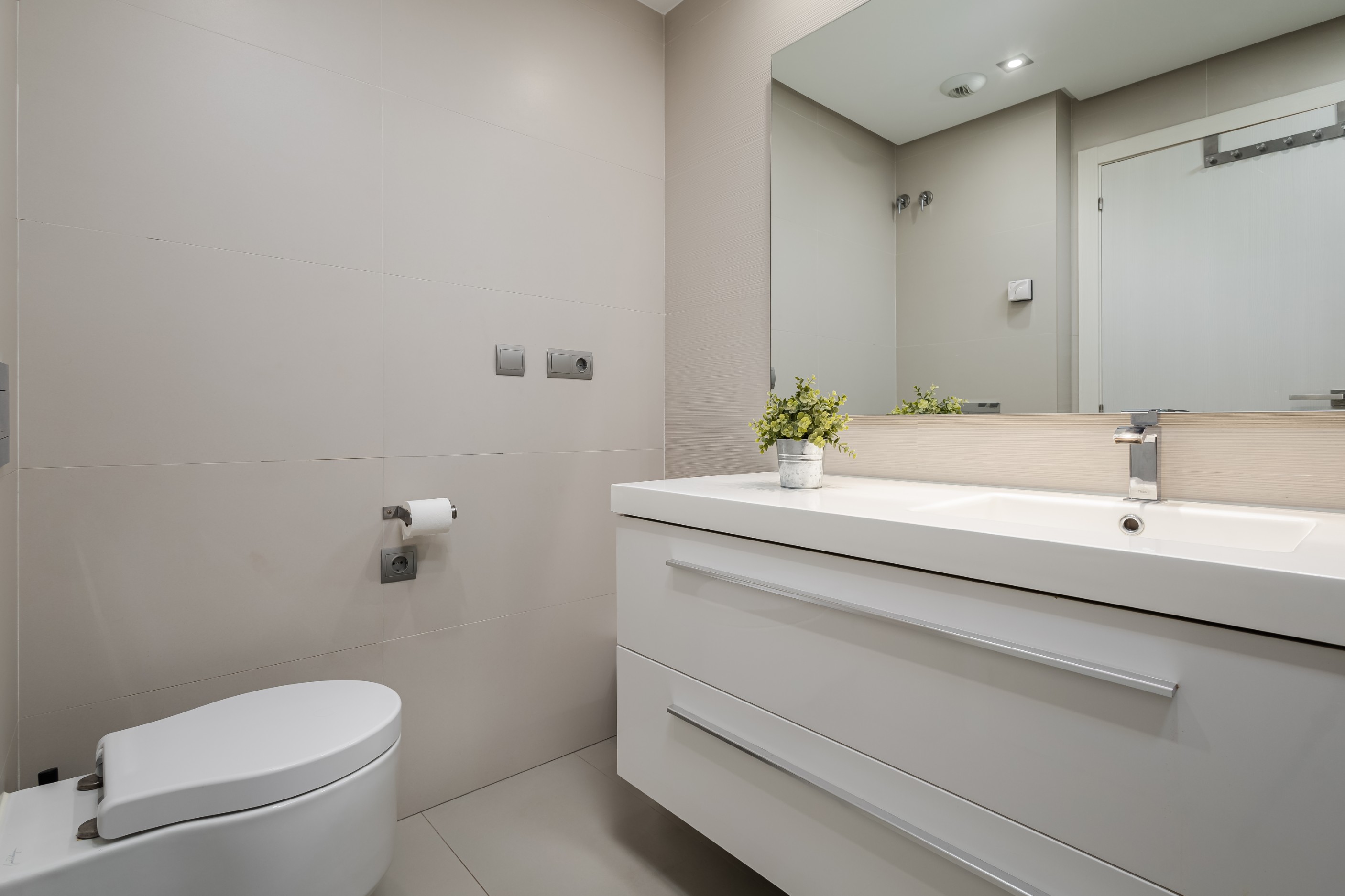 2 Bedroom Apartment in Marbella - Photo 15