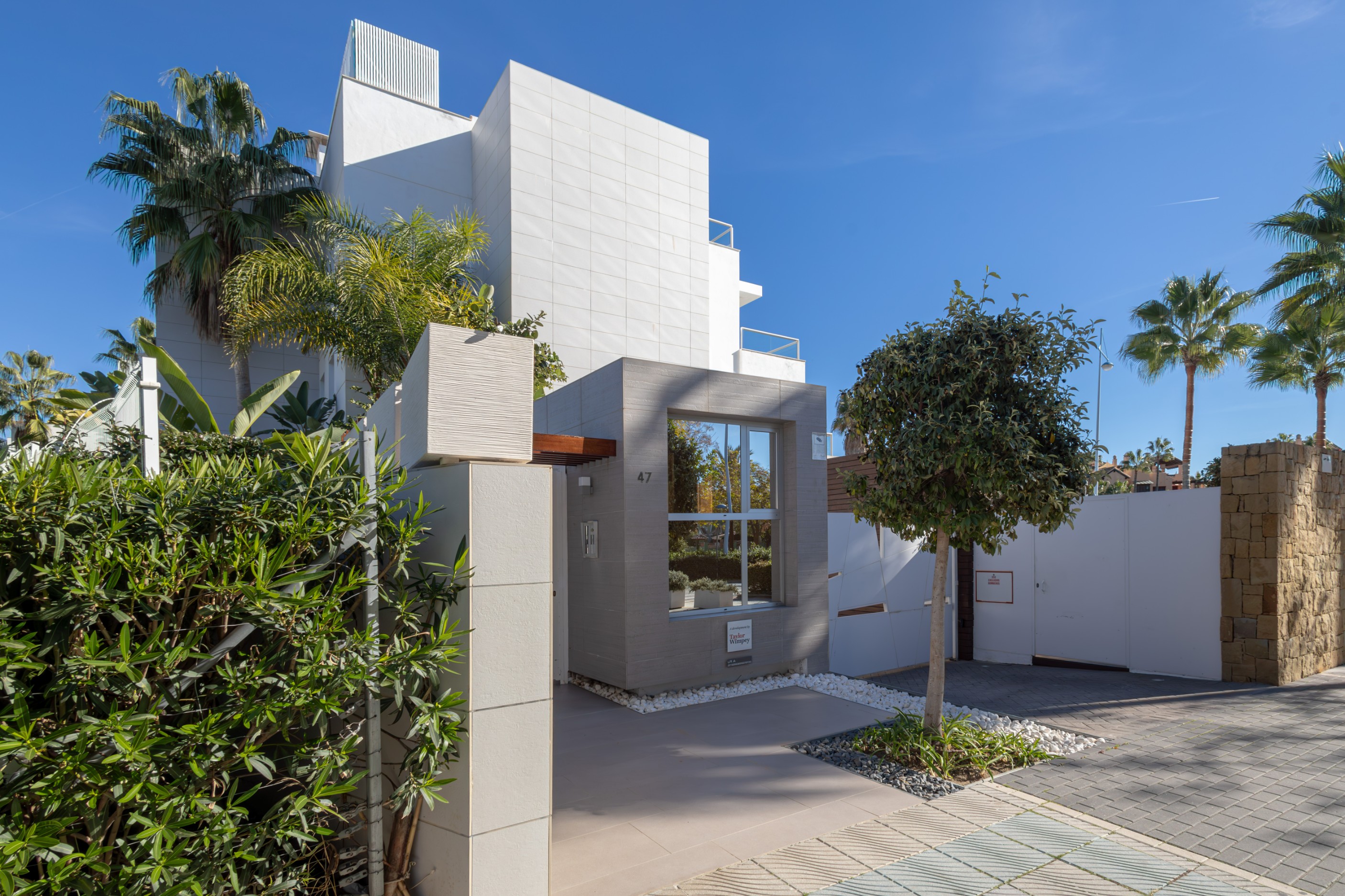 2 Bedroom Apartment in Marbella - Photo 17