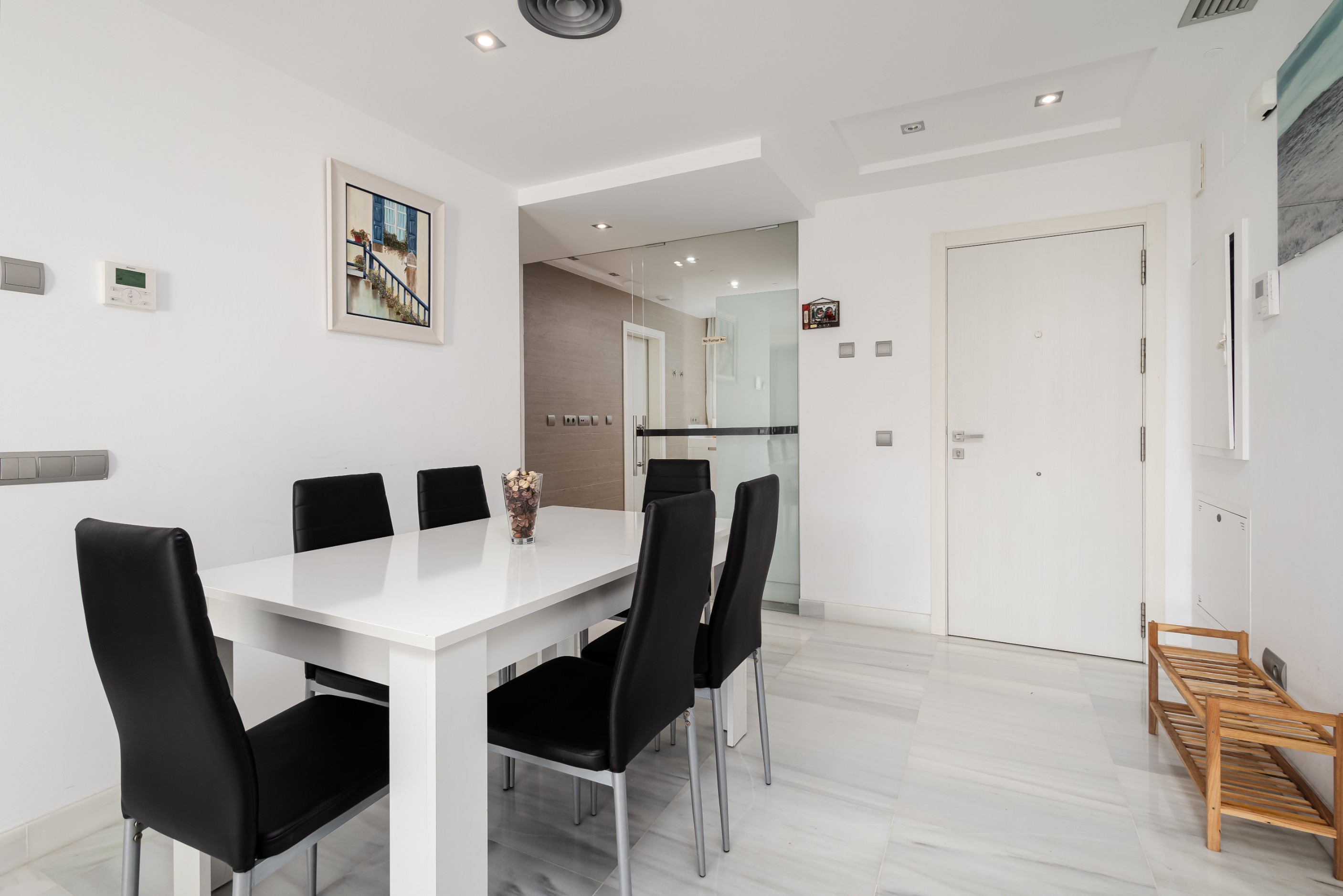 2 Bedroom Apartment in Marbella - Photo 4