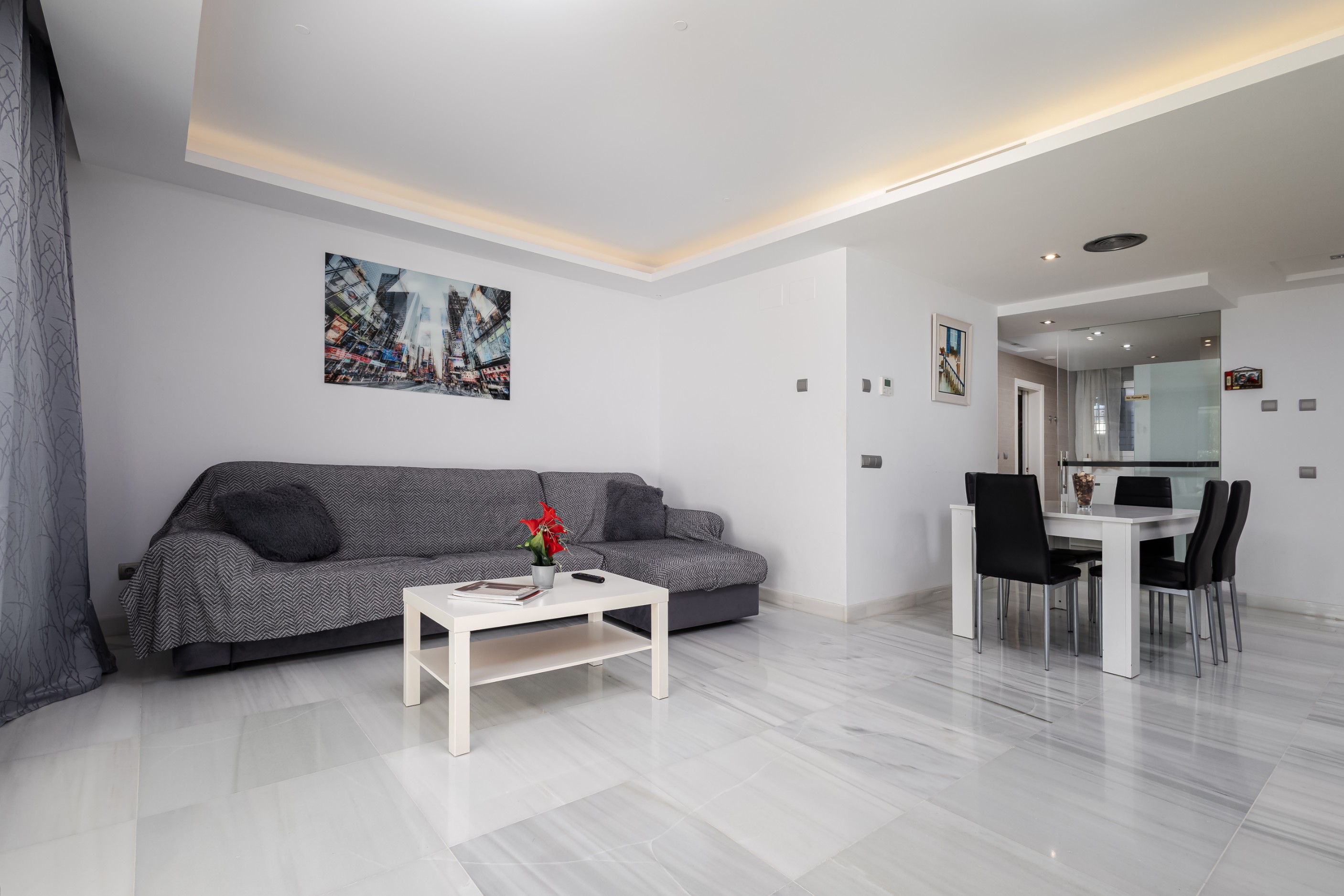 2 Bedroom Apartment in Marbella - Photo 6