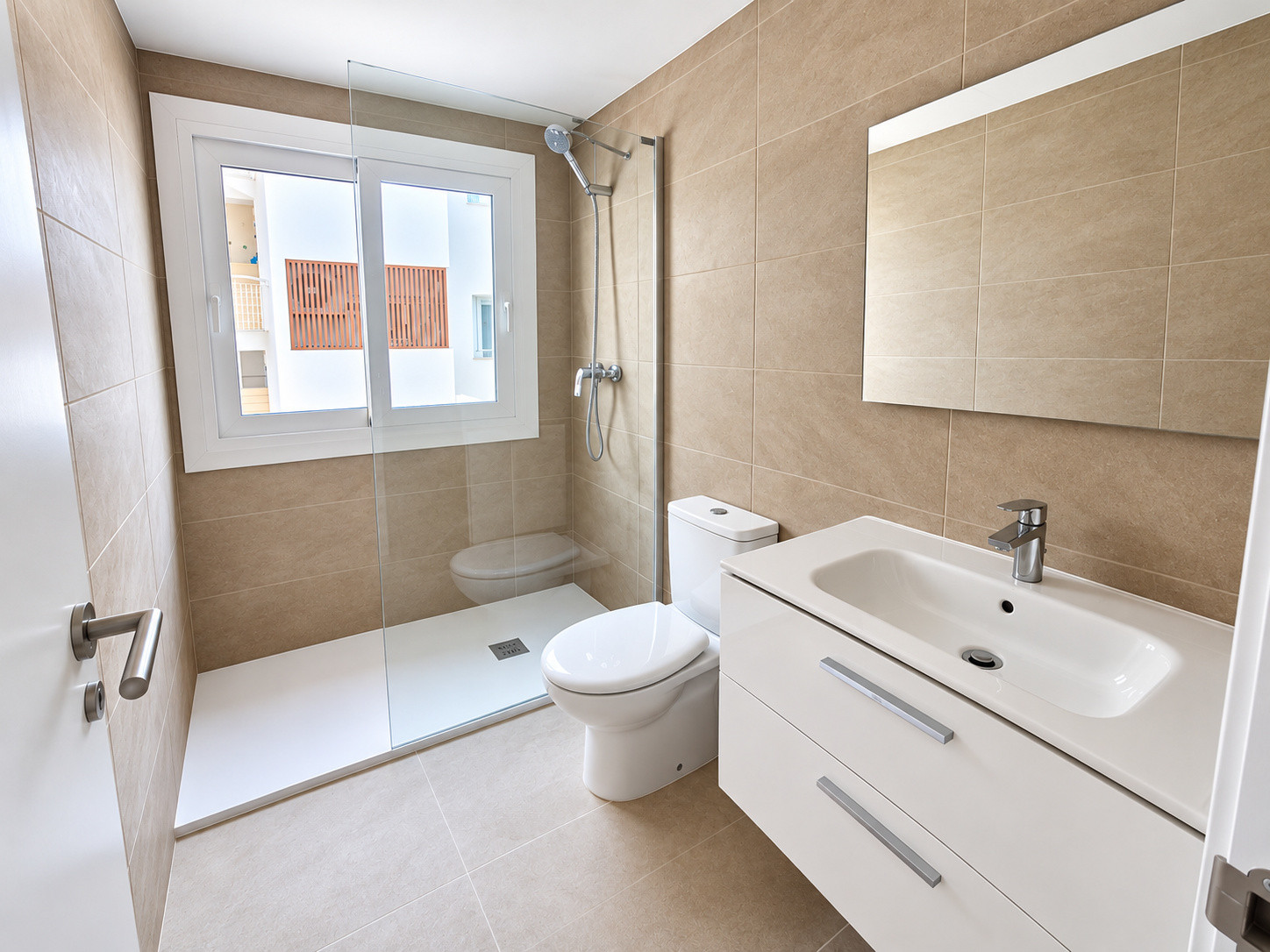 3 Bedroom Apartment in Fuengirola - Photo 14