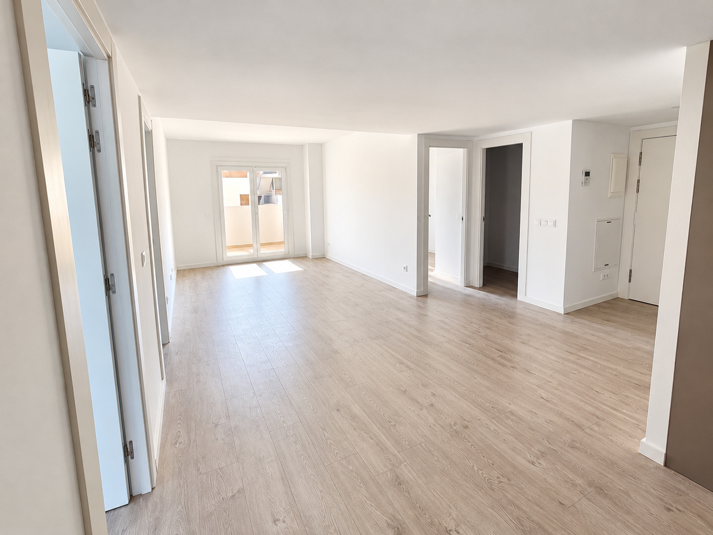 3 Bedroom Apartment in Fuengirola - Photo 6