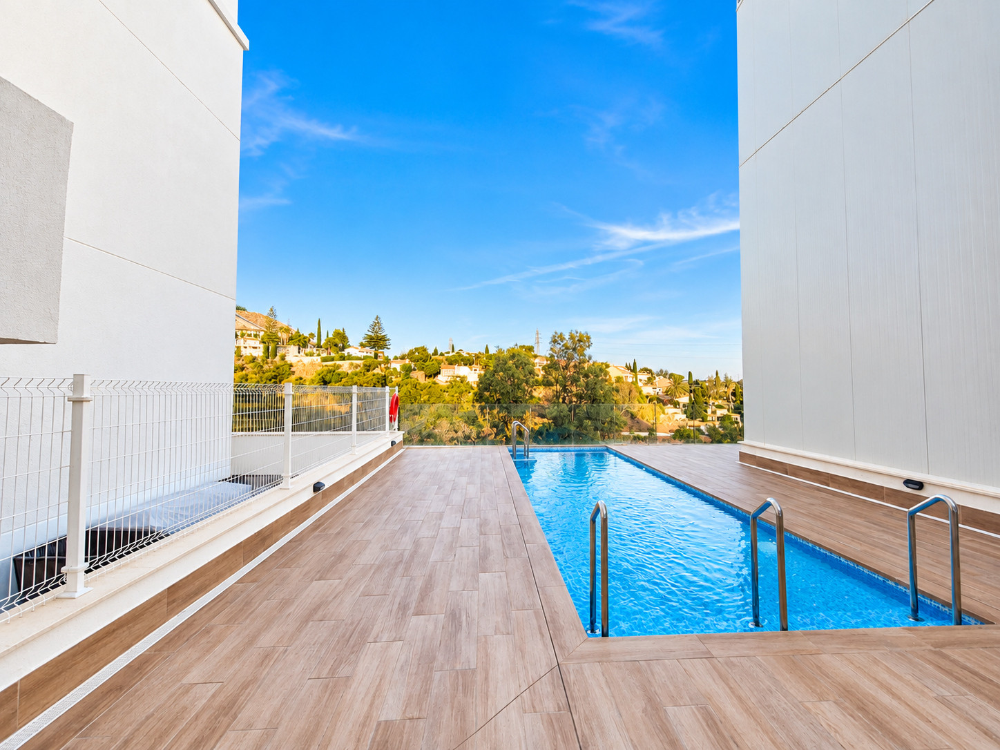 3 Bedroom Apartment in Fuengirola - Photo 16