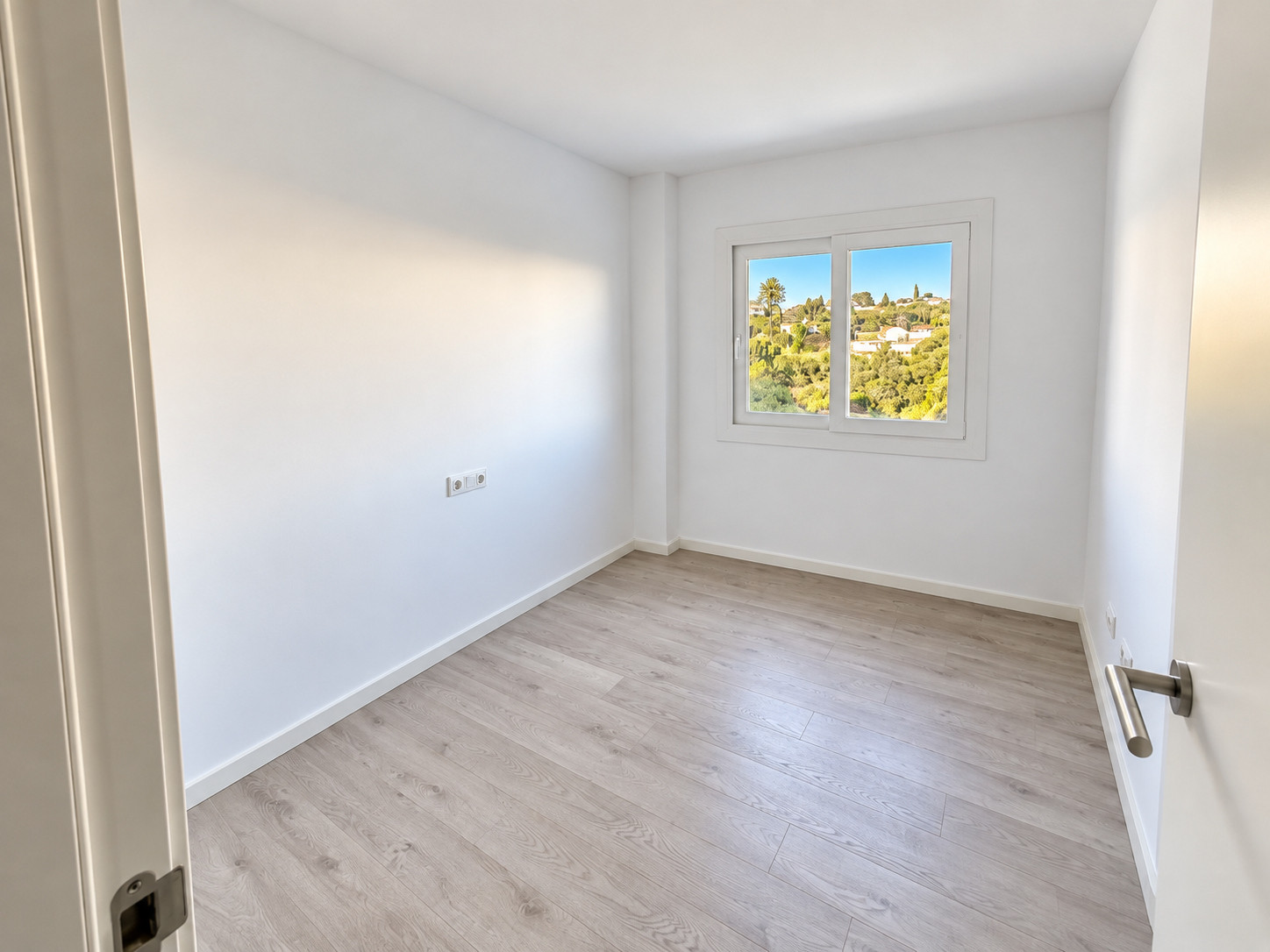 3 Bedroom Apartment in Fuengirola - Photo 9