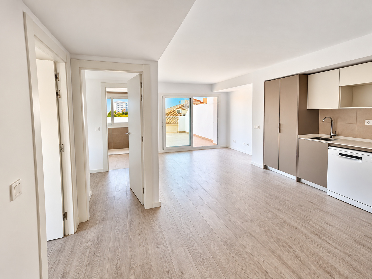 3 Bedroom Apartment in Fuengirola - Photo 11