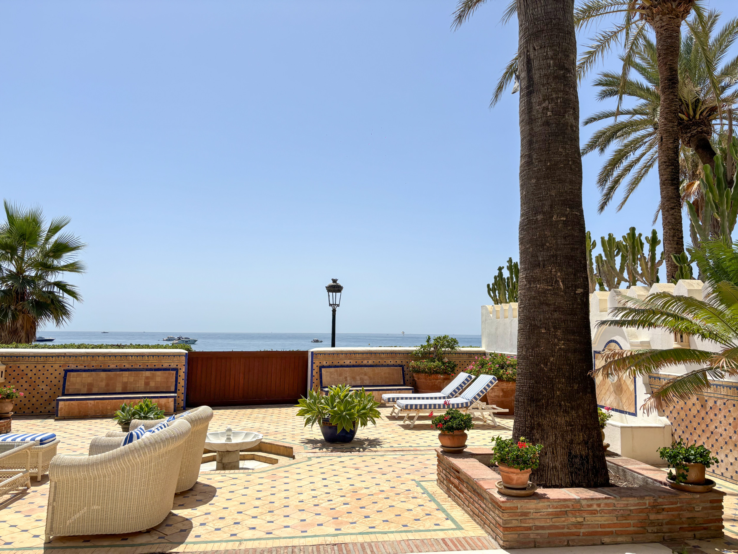 6 Bedroom Villa in Marbella - Photo 4