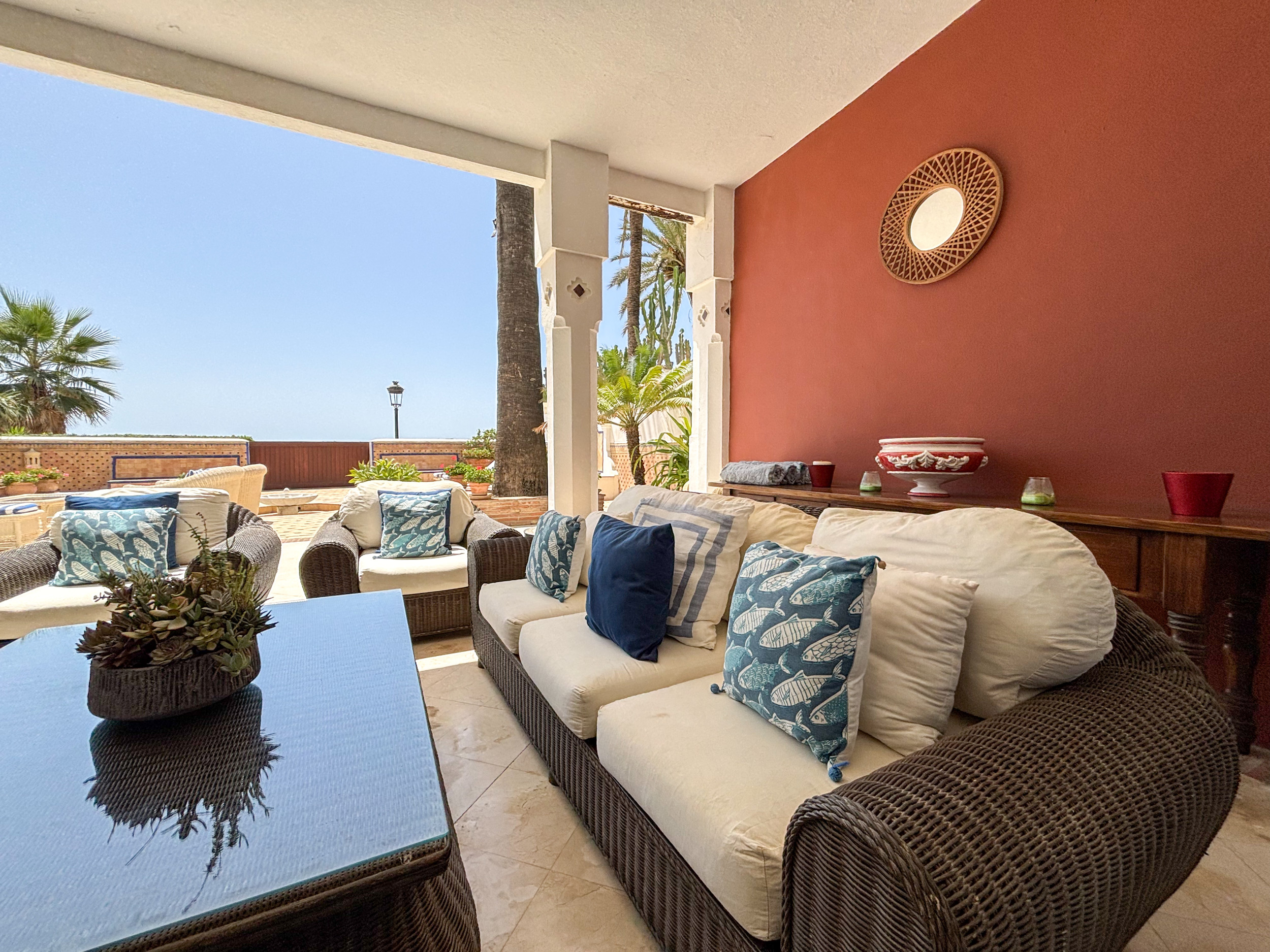 6 Bedroom Villa in Marbella - Photo 3