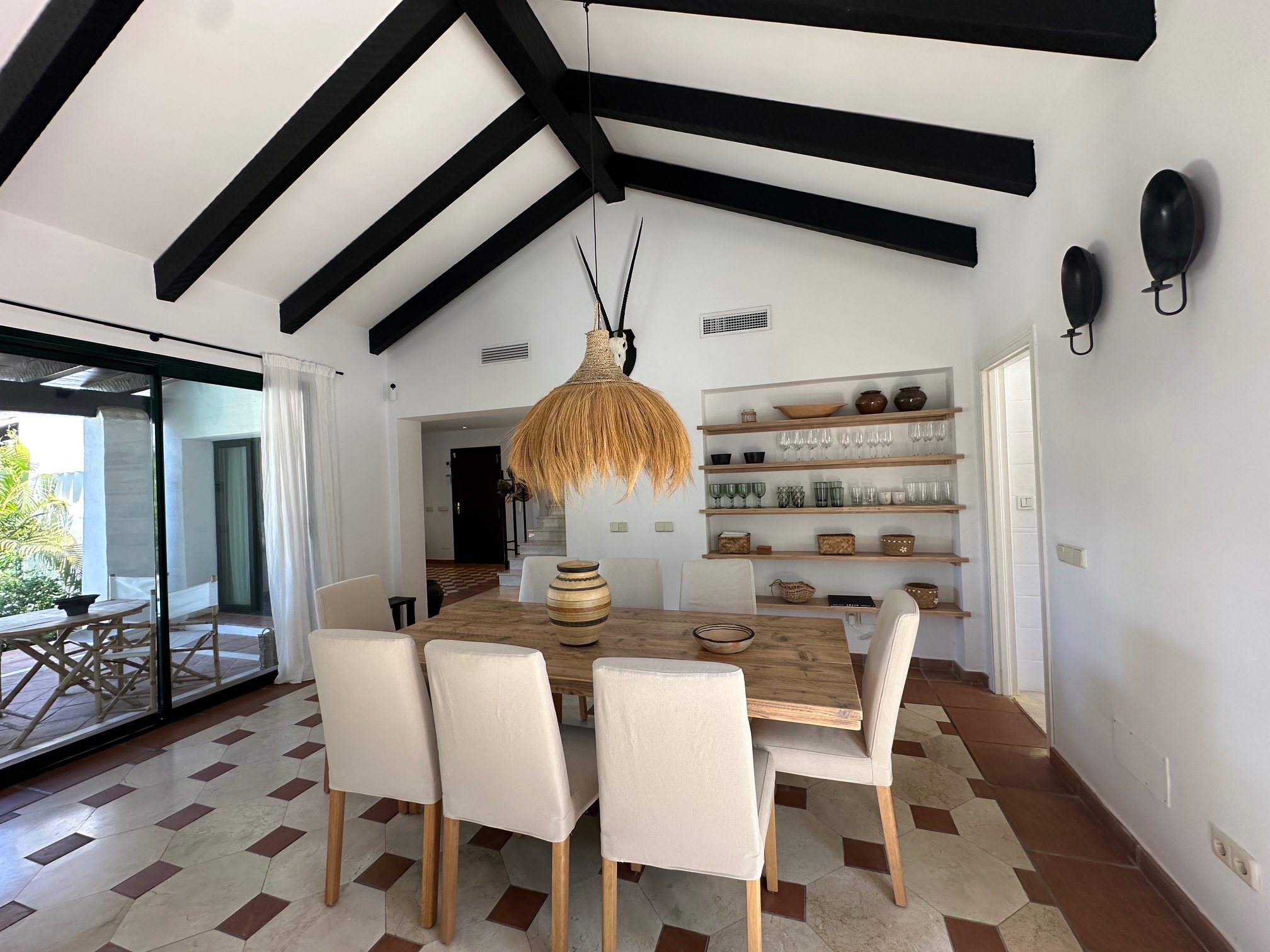 4 Bedroom Villa in Estepona - Photo 2