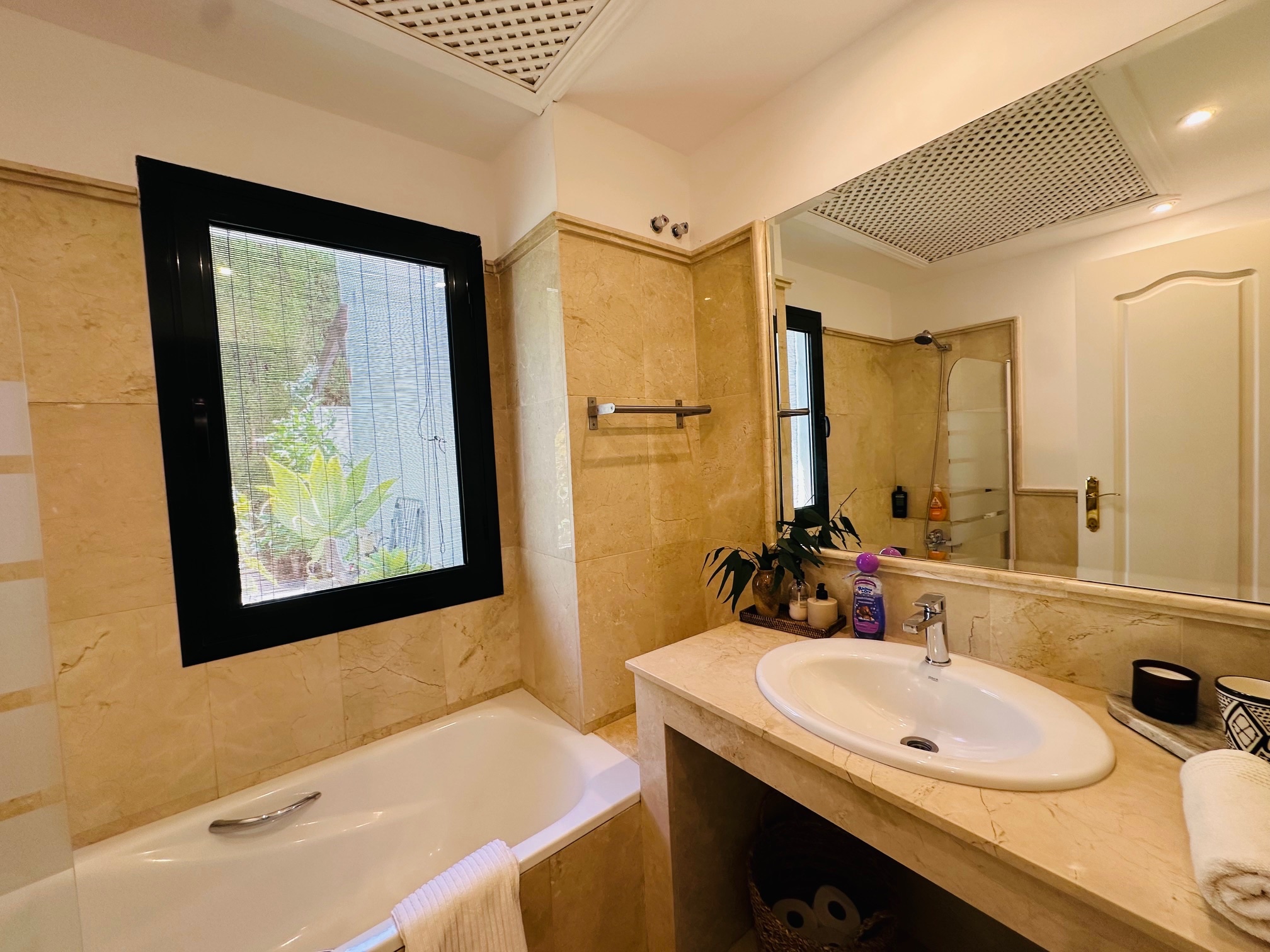 4 Bedroom Villa in Estepona - Photo 33