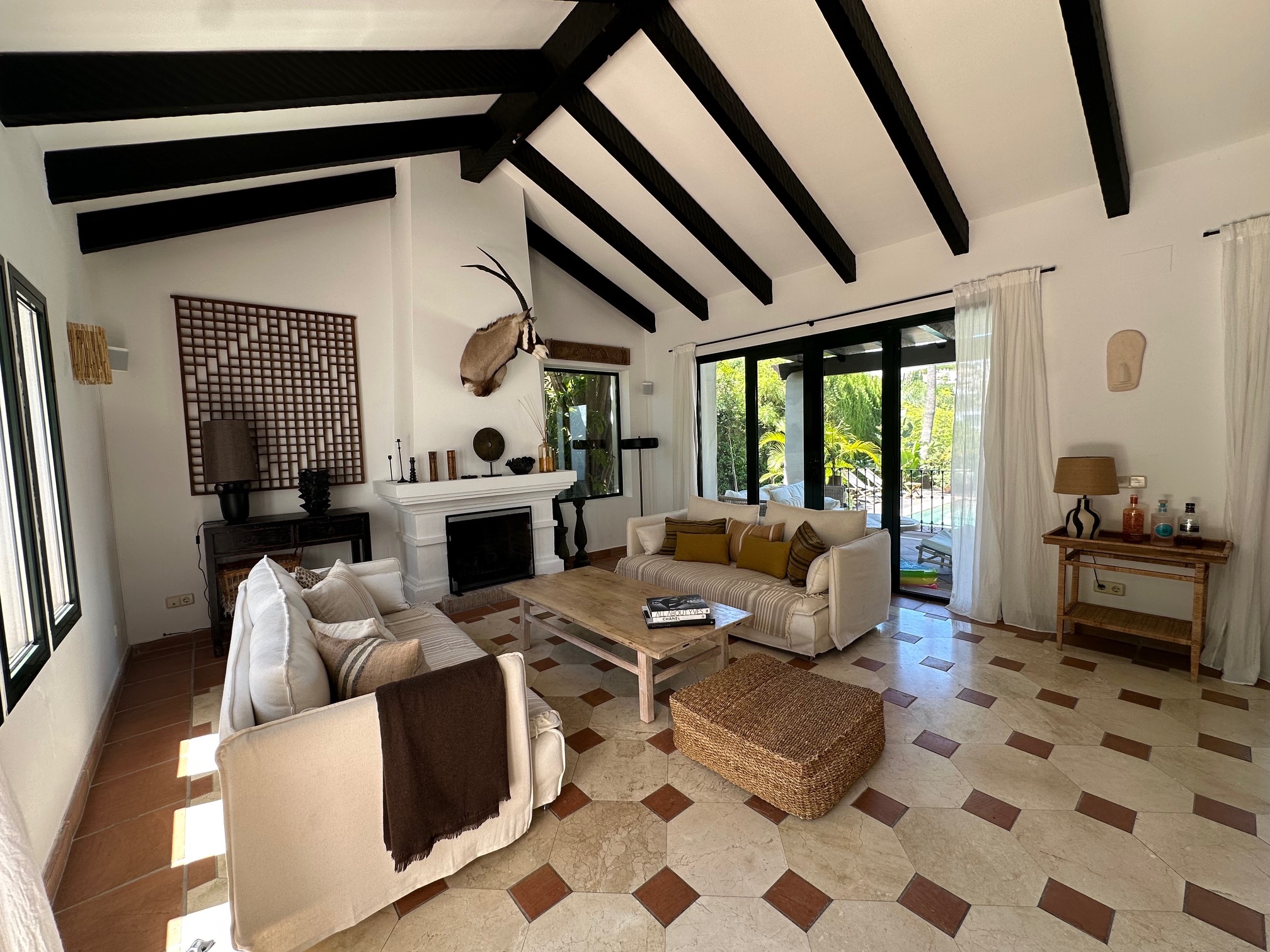 4 Bedroom Villa in Estepona - Photo 3