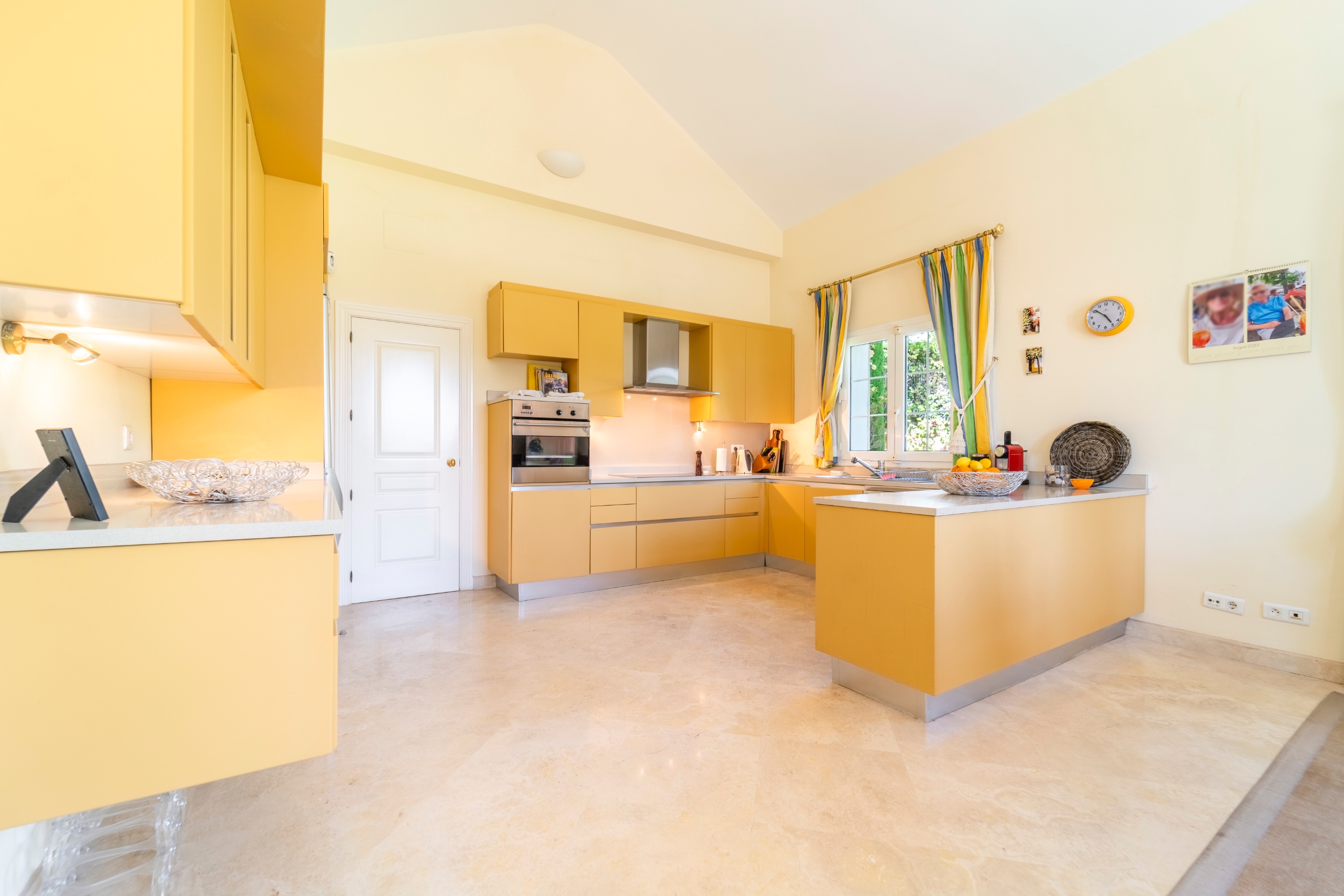 4 Bedroom Villa in Estepona - Photo 15
