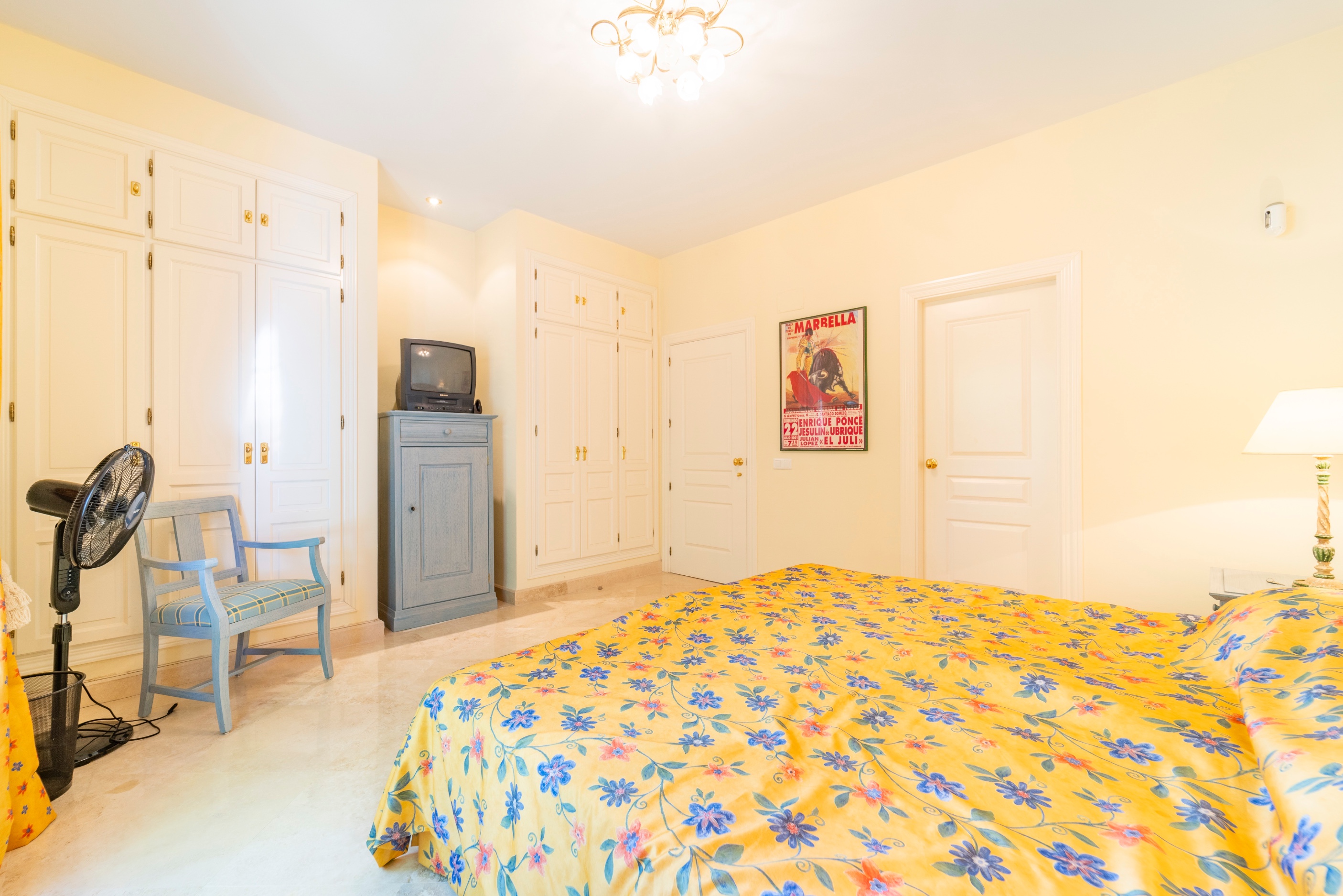 4 Bedroom Villa in Estepona - Photo 18
