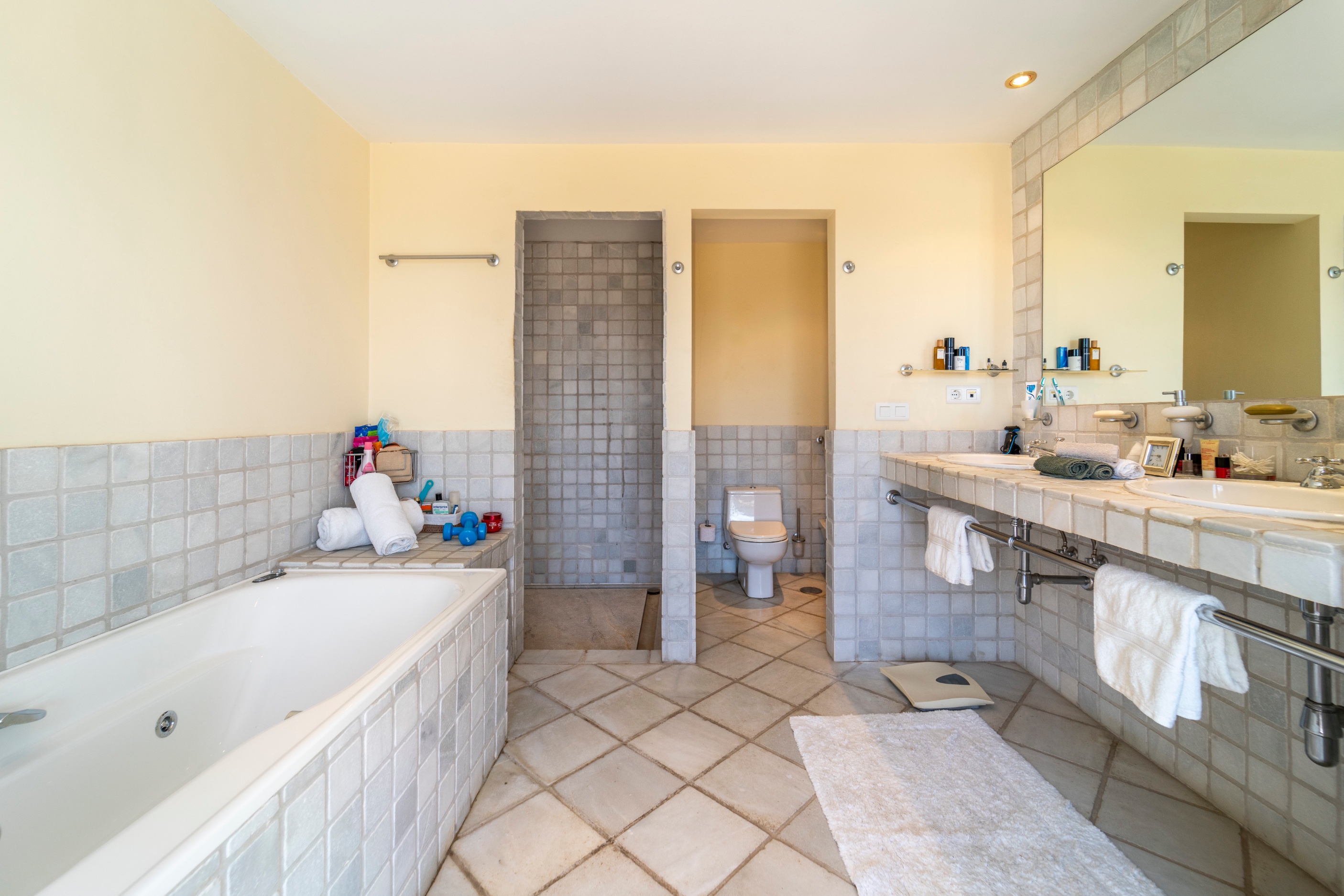4 Bedroom Villa in Estepona - Photo 31