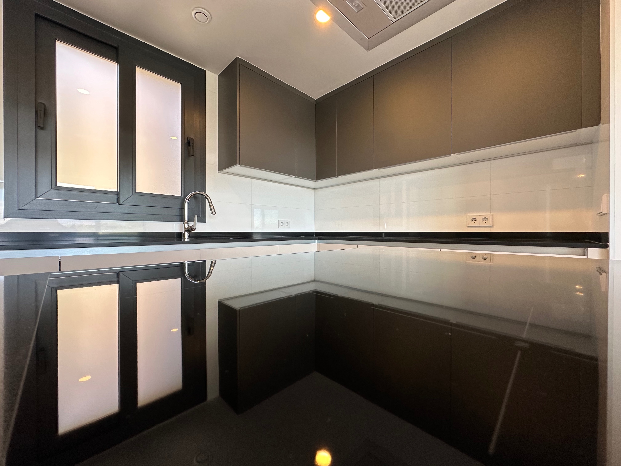 3 Bedroom Apartment in Estepona - Foto 26