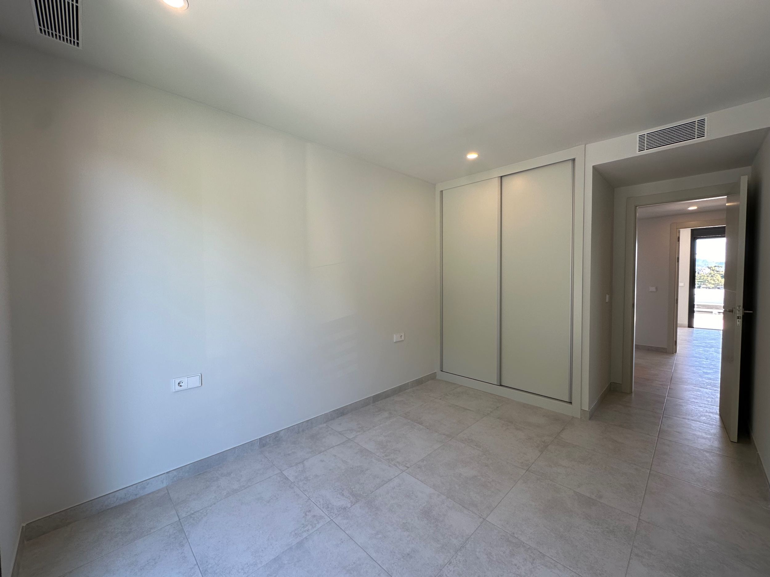 3 Bedroom Apartment in Estepona - Foto 18