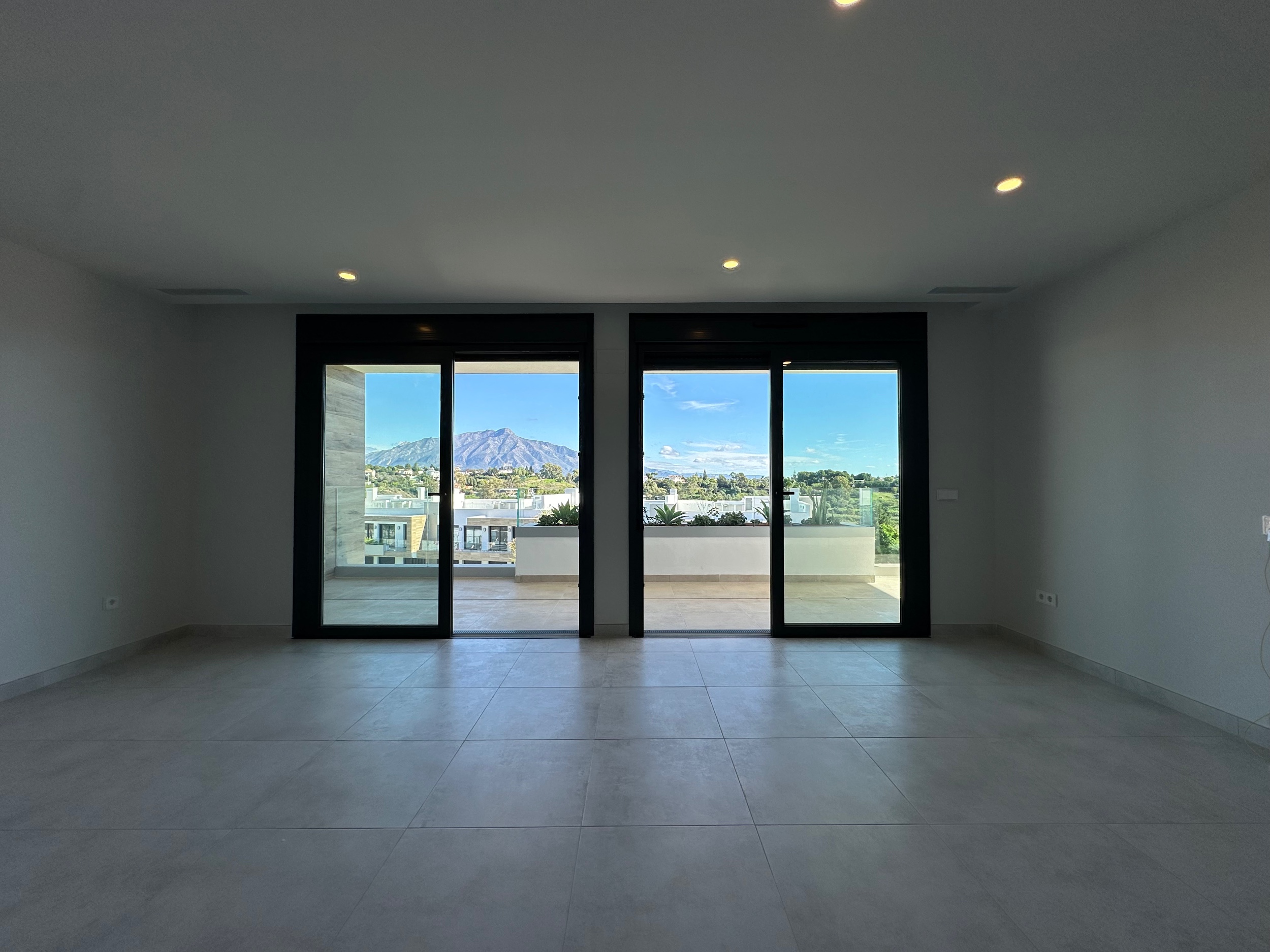3 Bedroom Apartment in Estepona - Foto 4