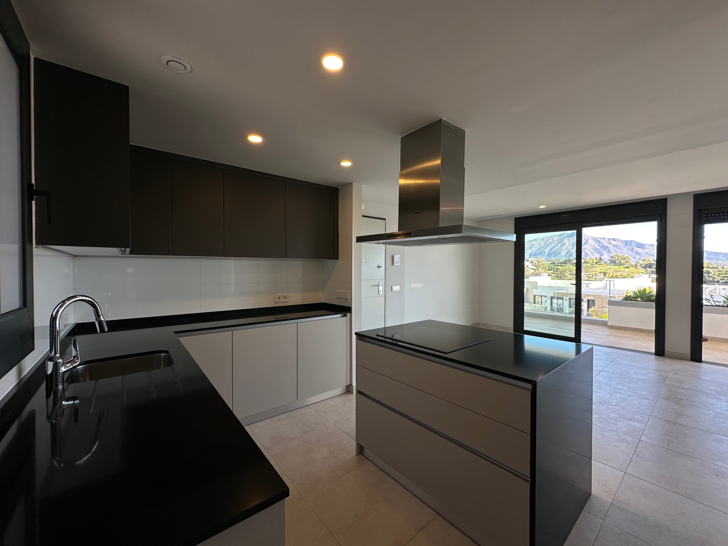3 Bedroom Apartment in Estepona - Foto 14