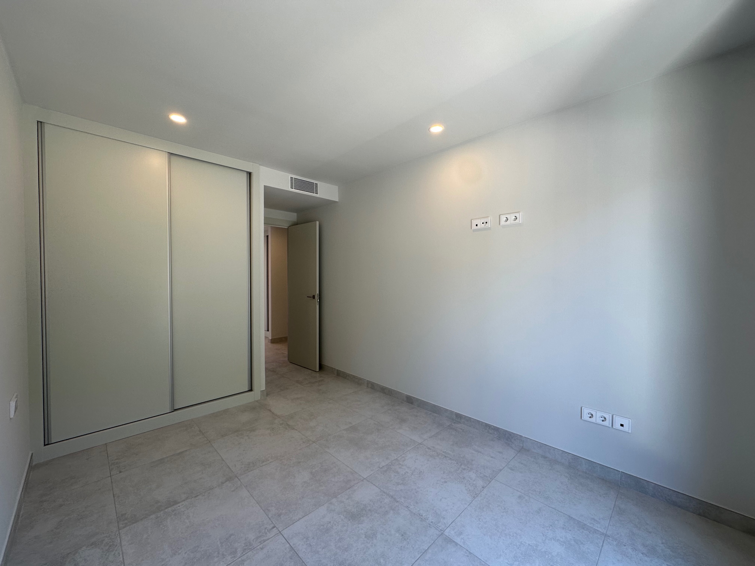3 Bedroom Apartment in Estepona - Foto 17