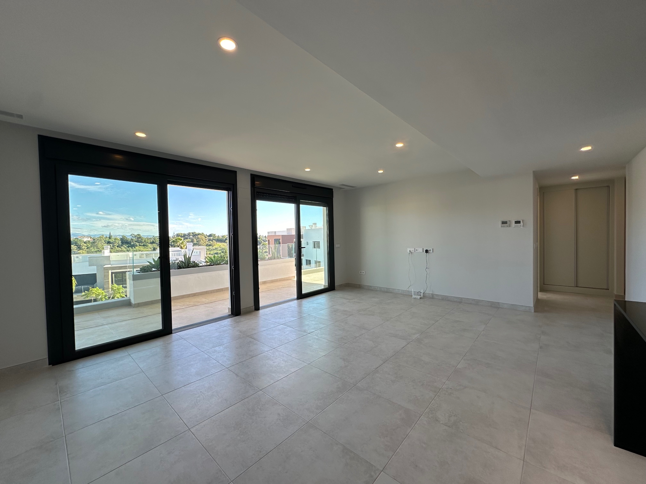 3 Bedroom Apartment in Estepona - Foto 3