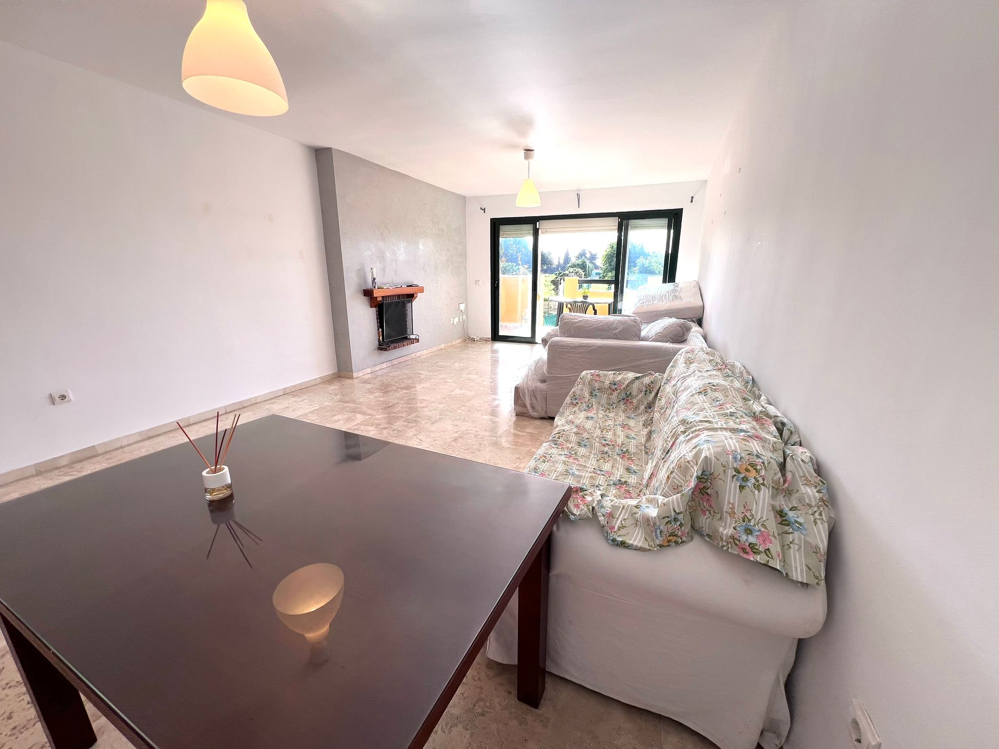 3 Bedroom Apartment in Estepona - Photo 9