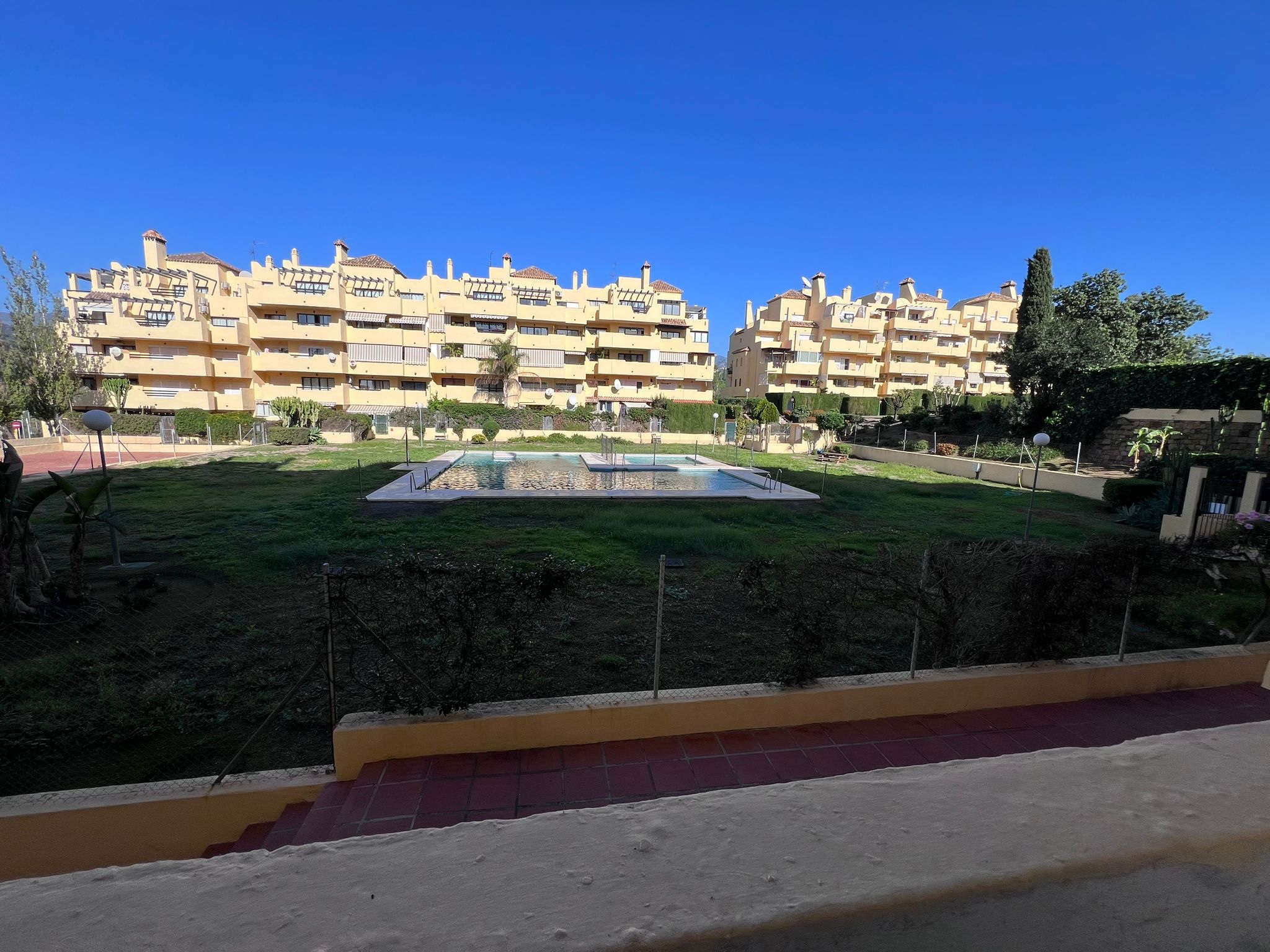 3 Bedroom Apartment in Estepona - Photo 3