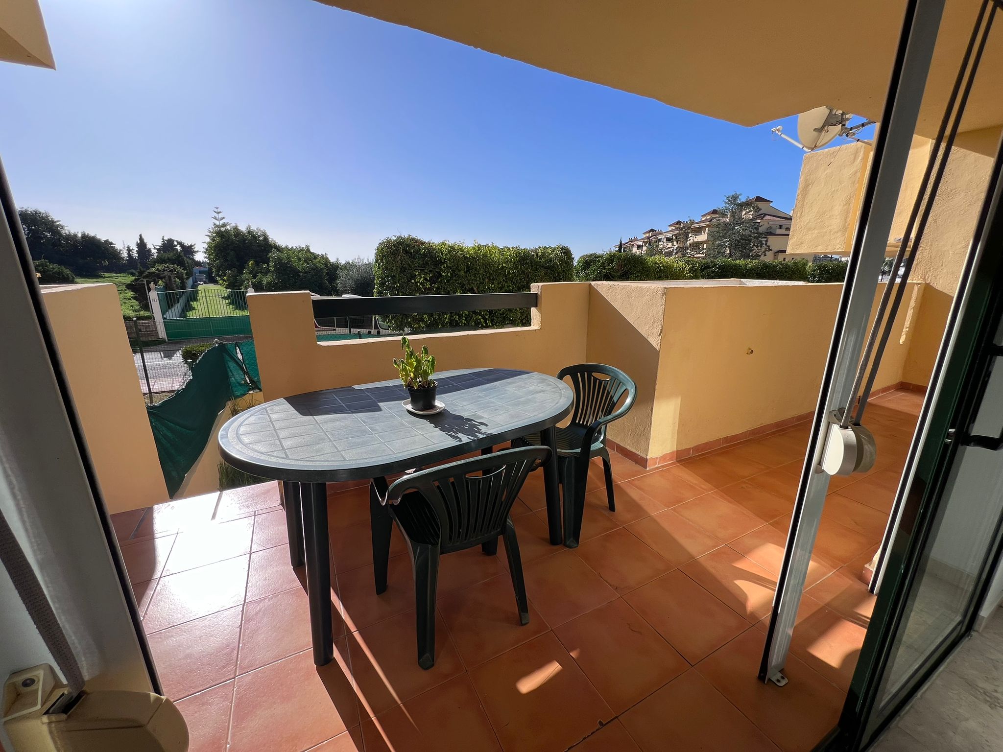 3 Bedroom Apartment in Estepona - Photo 10