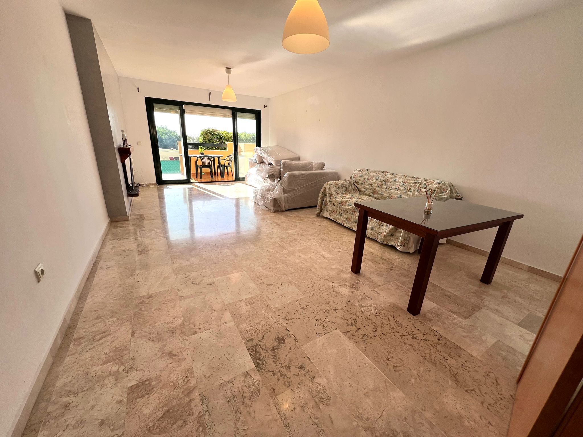 3 Bedroom Apartment in Estepona - Photo 8