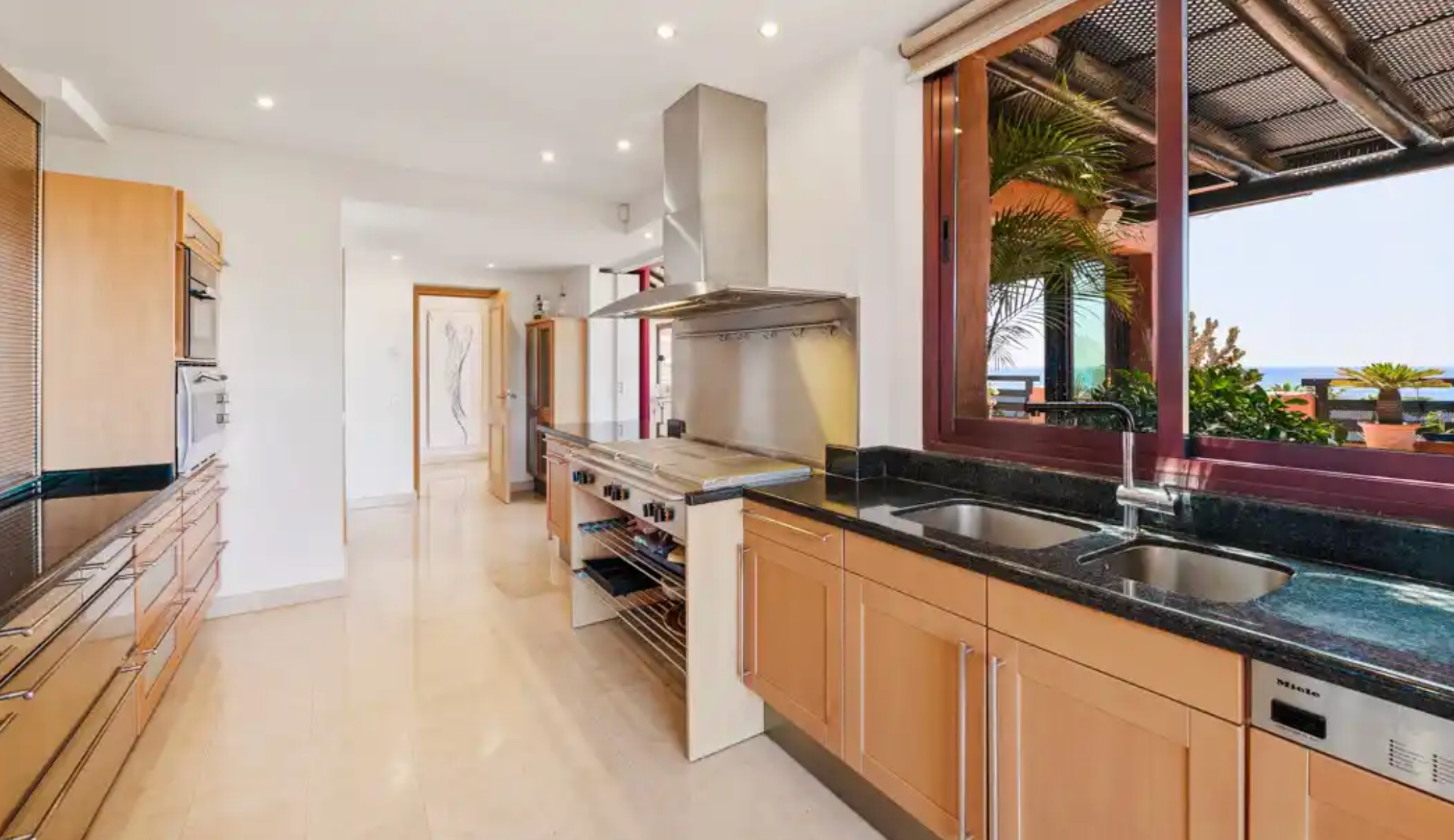 3 Bedroom Penthouse in Estepona - Photo 14