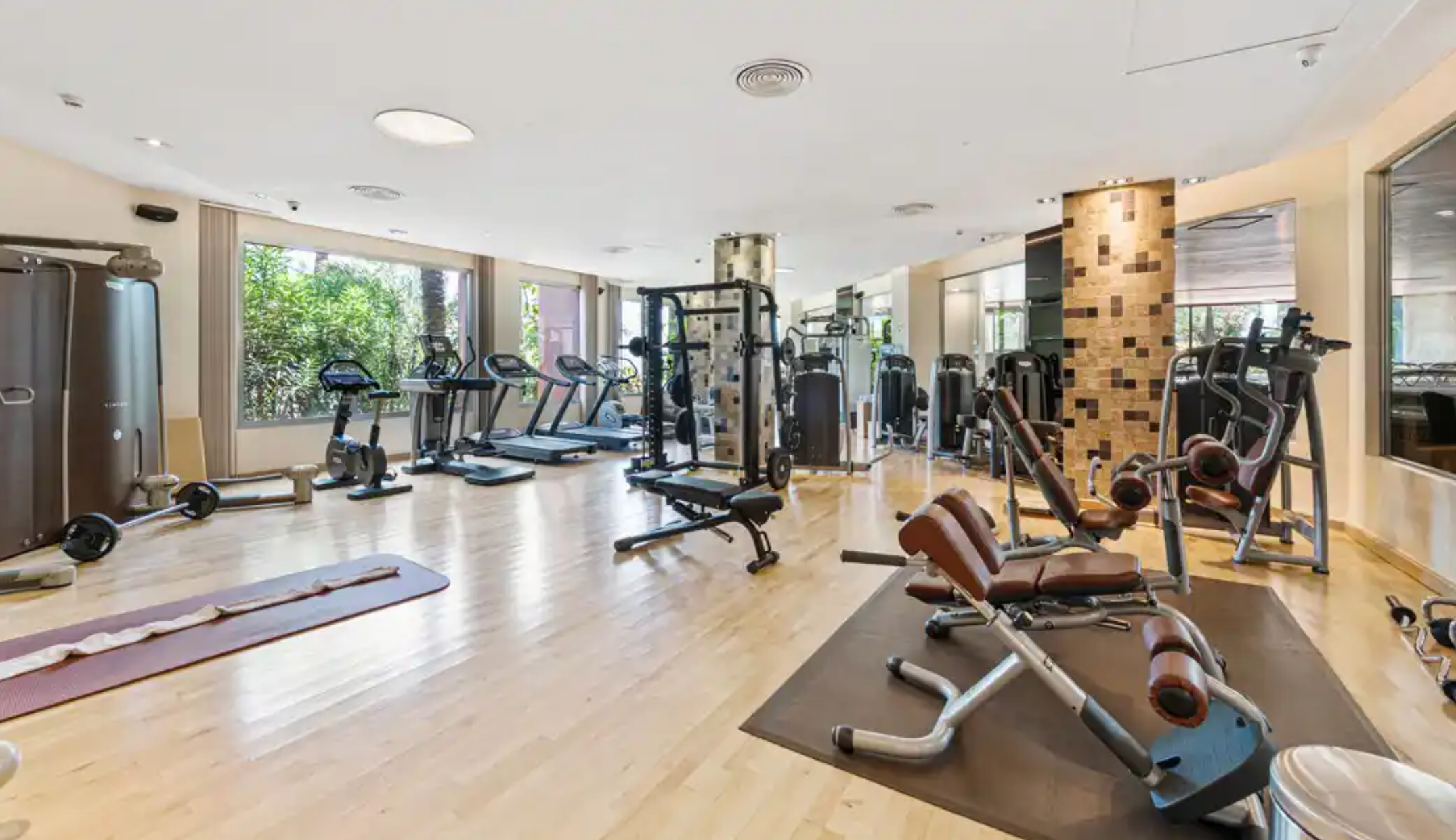 3 Bedroom Penthouse in Estepona - Photo 10