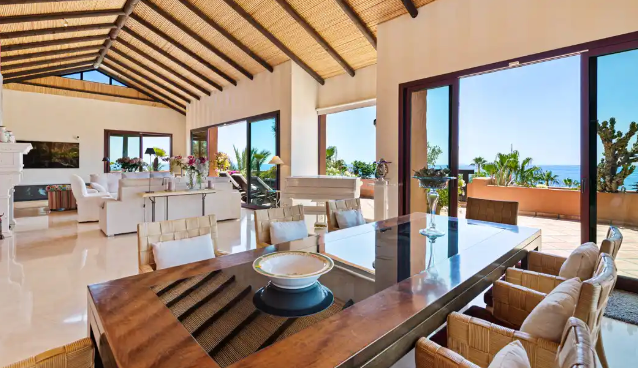 3 Bedroom Penthouse in Estepona - Photo 8