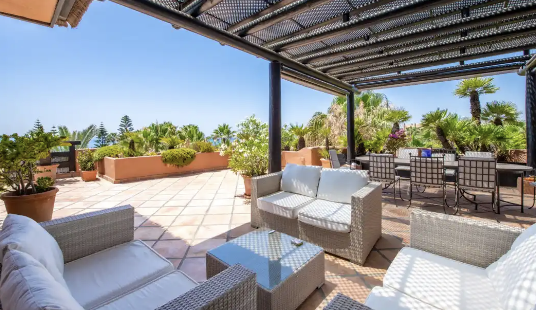 3 Bedroom Penthouse in Estepona - Photo 25