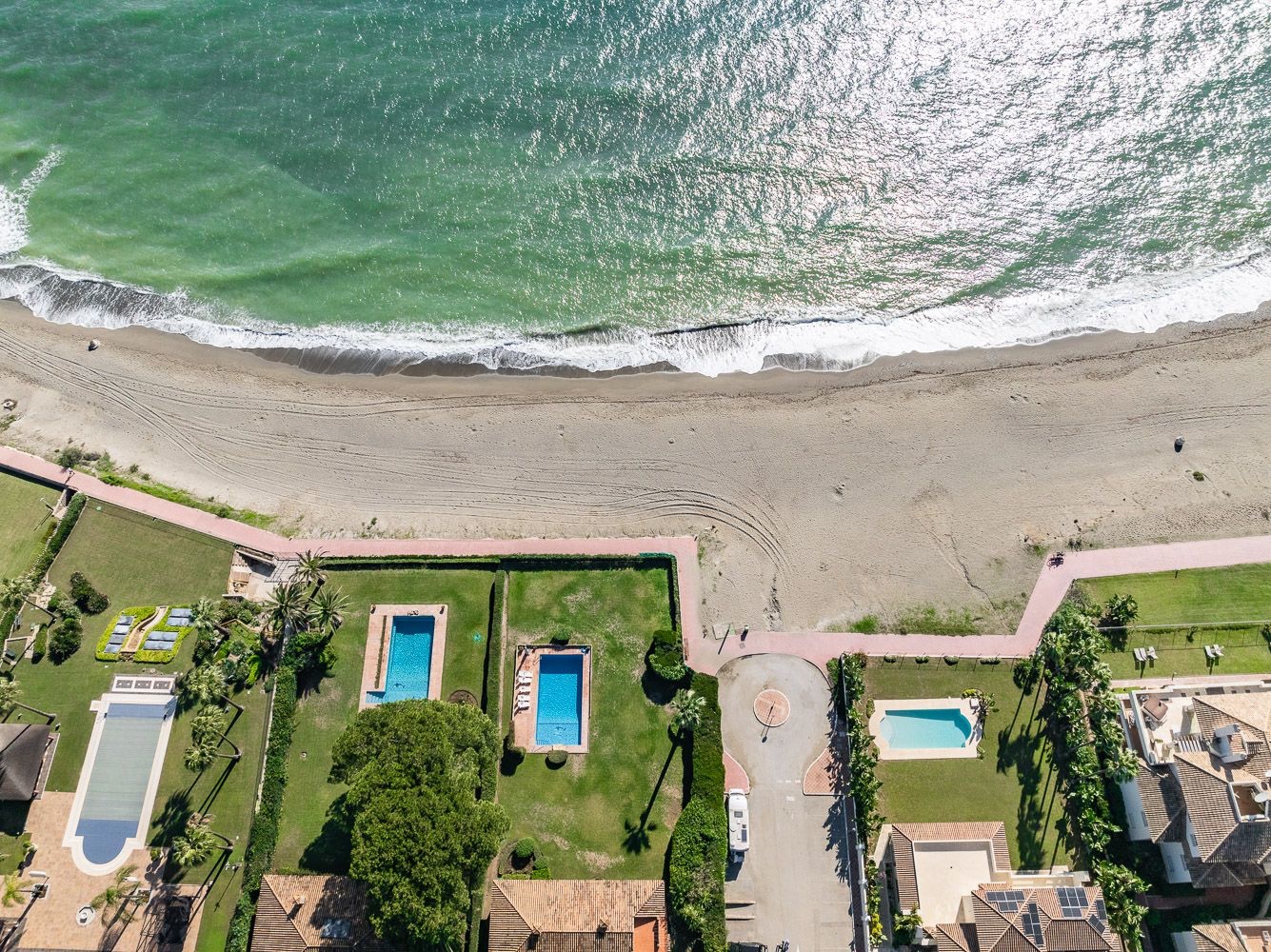 5 Bedroom Villa in Estepona - Photo 5