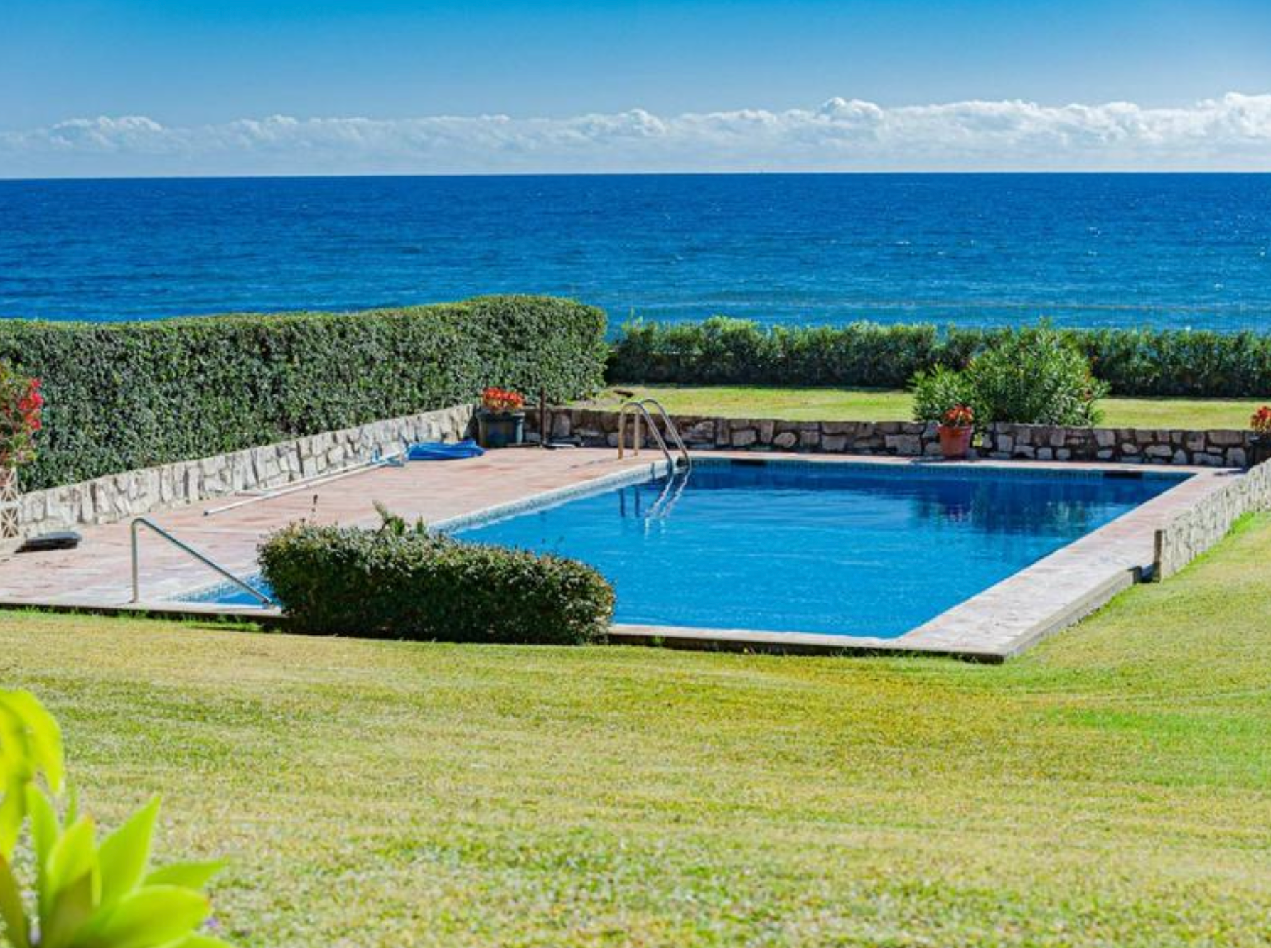 5 Bedroom Villa in Estepona - Photo 3