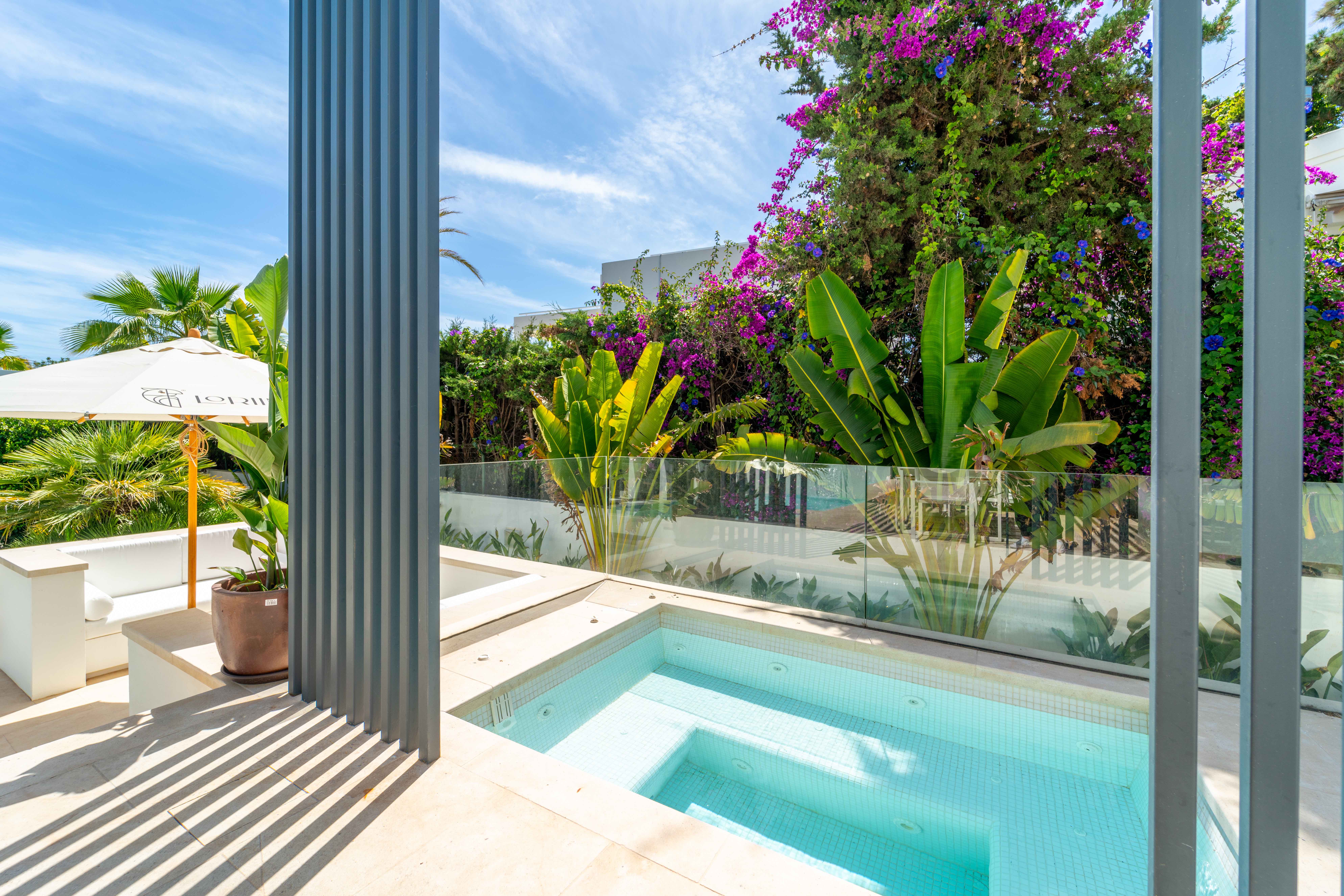 7 Bedroom Villa in Estepona - Photo 6