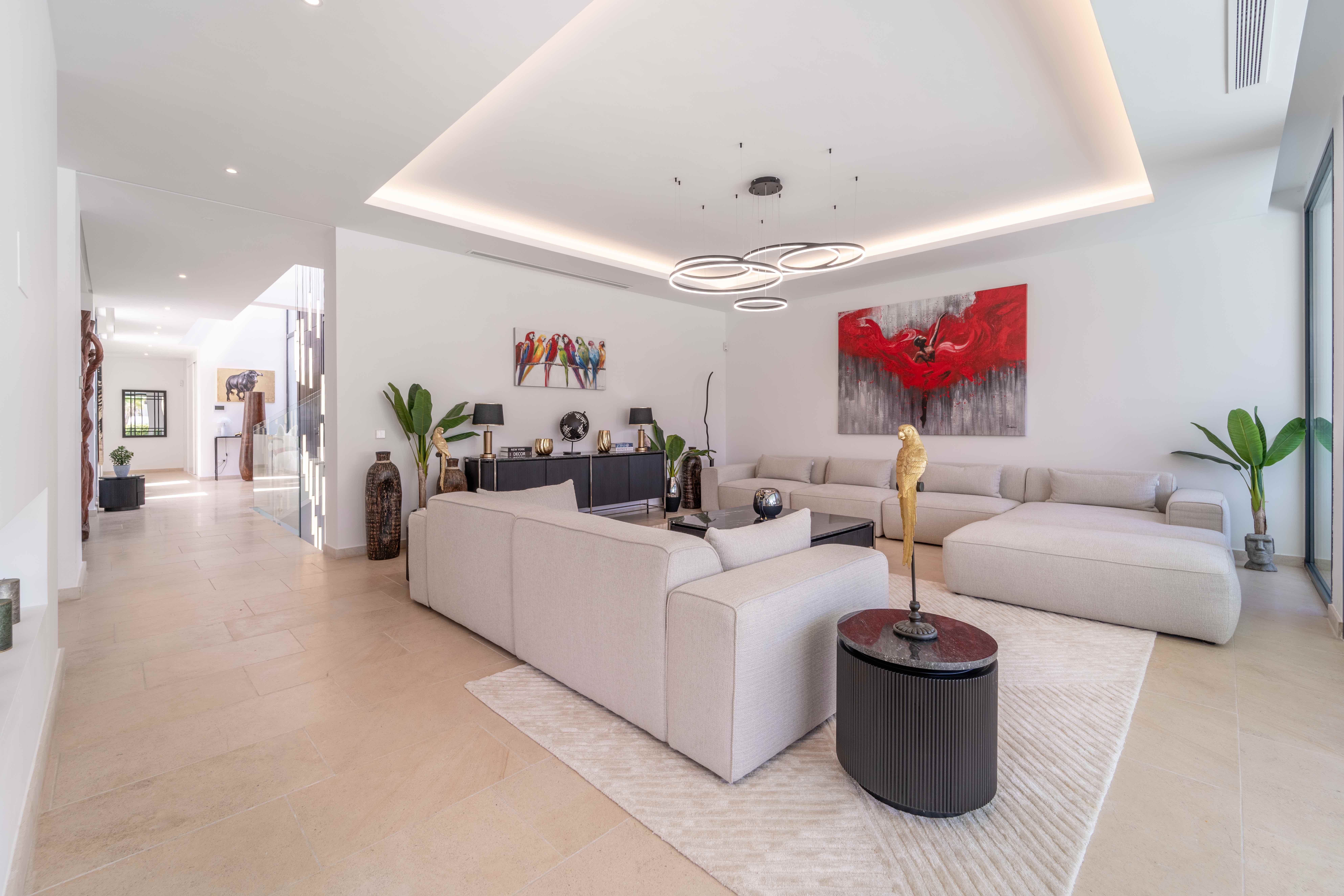 7 Bedroom Villa in Estepona - Photo 9