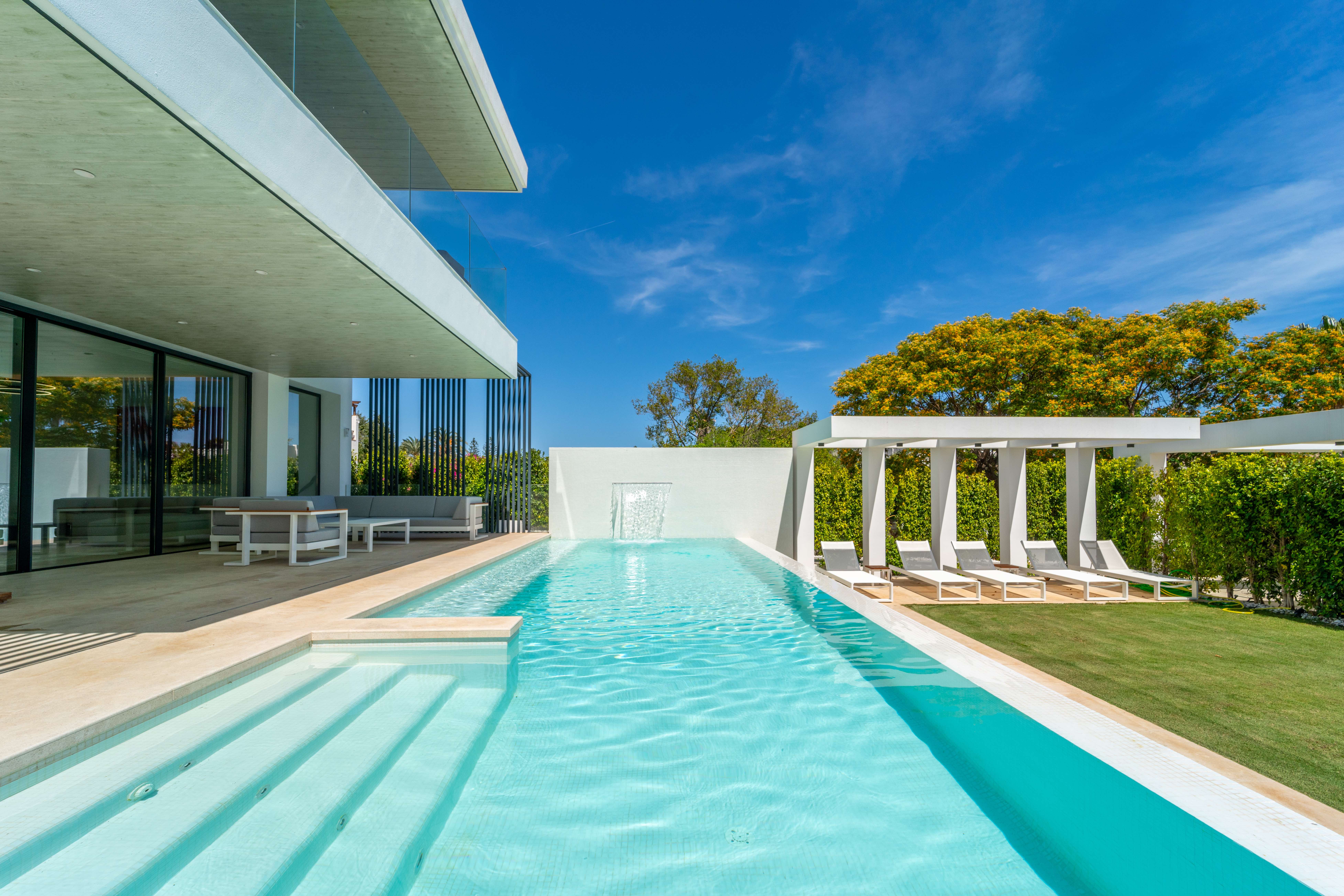 7 Bedroom Villa in Estepona - Photo 5