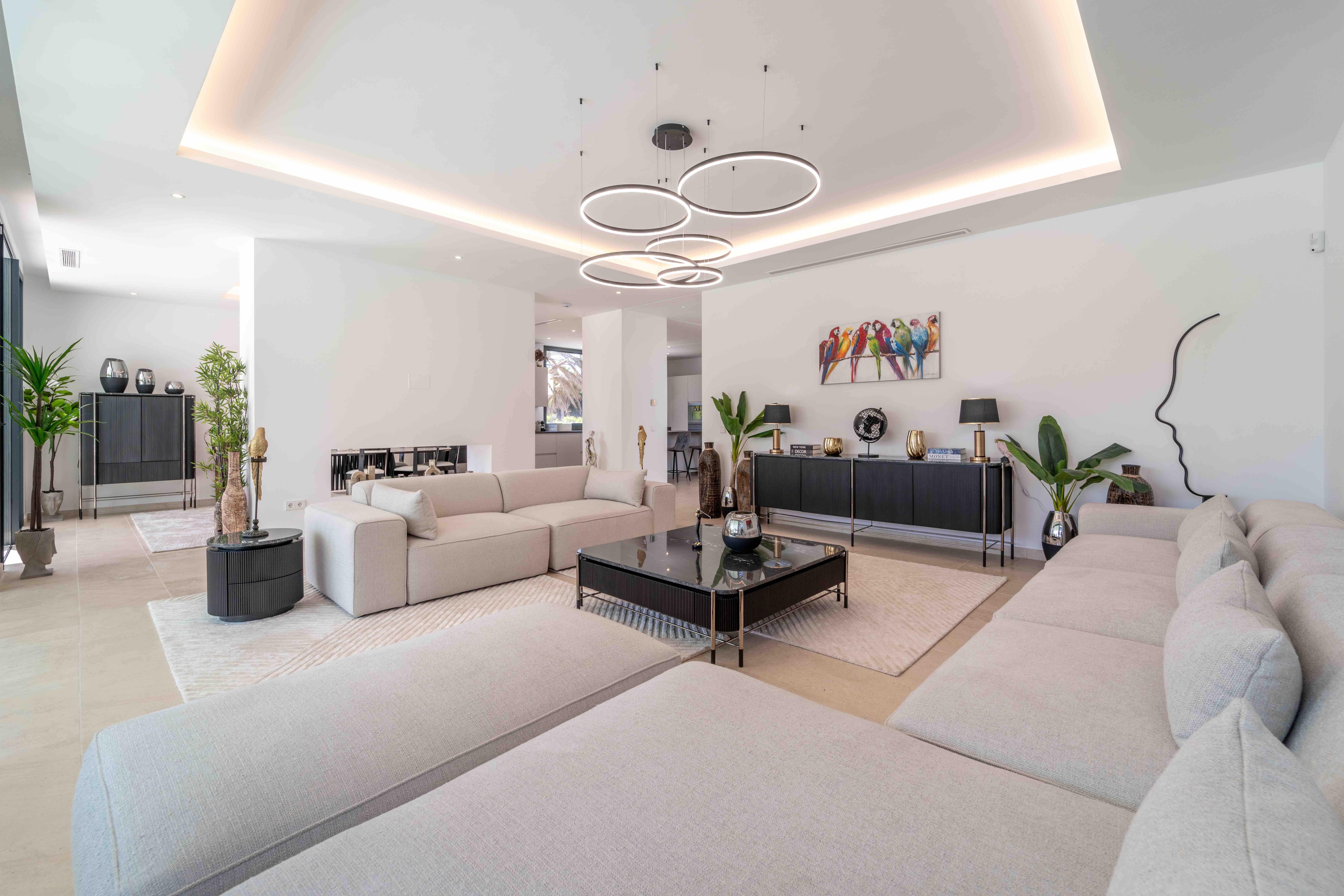 7 Bedroom Villa in Estepona - Photo 11