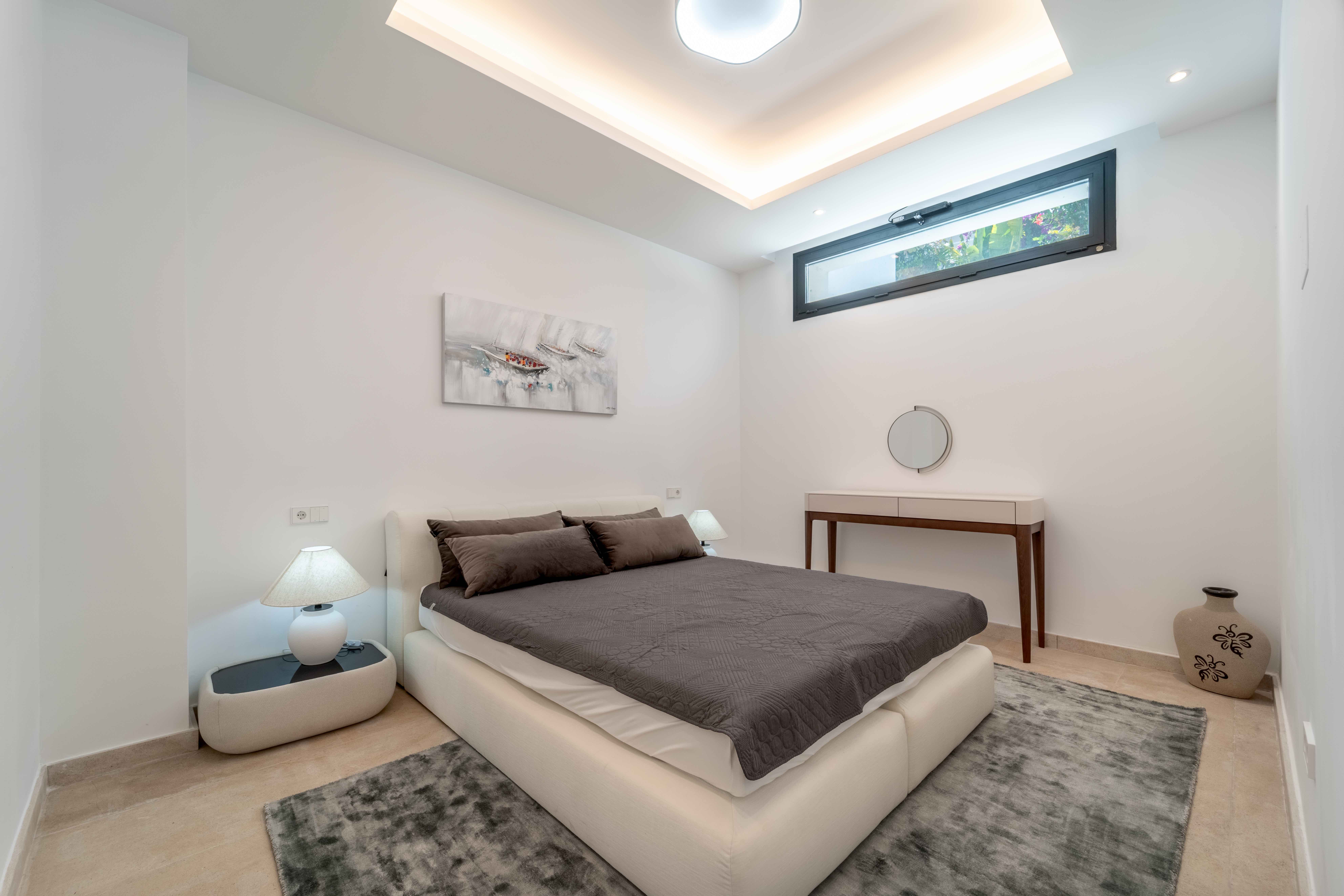 7 Bedroom Villa in Estepona - Photo 22
